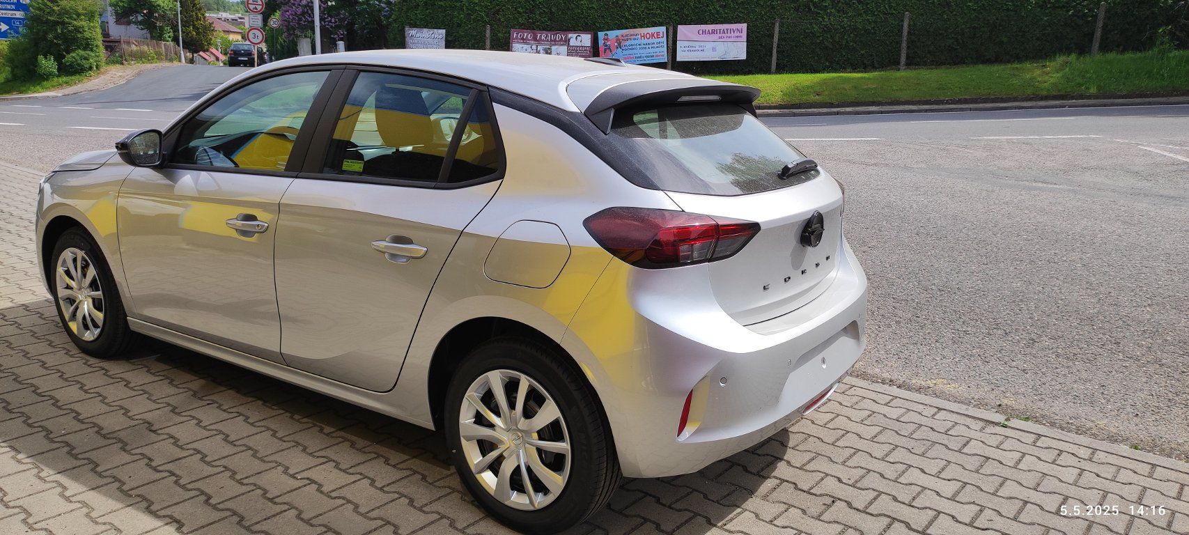 Opel Corsa, 1,2 TURBO 74kW EDITION MT6 - fotka 4