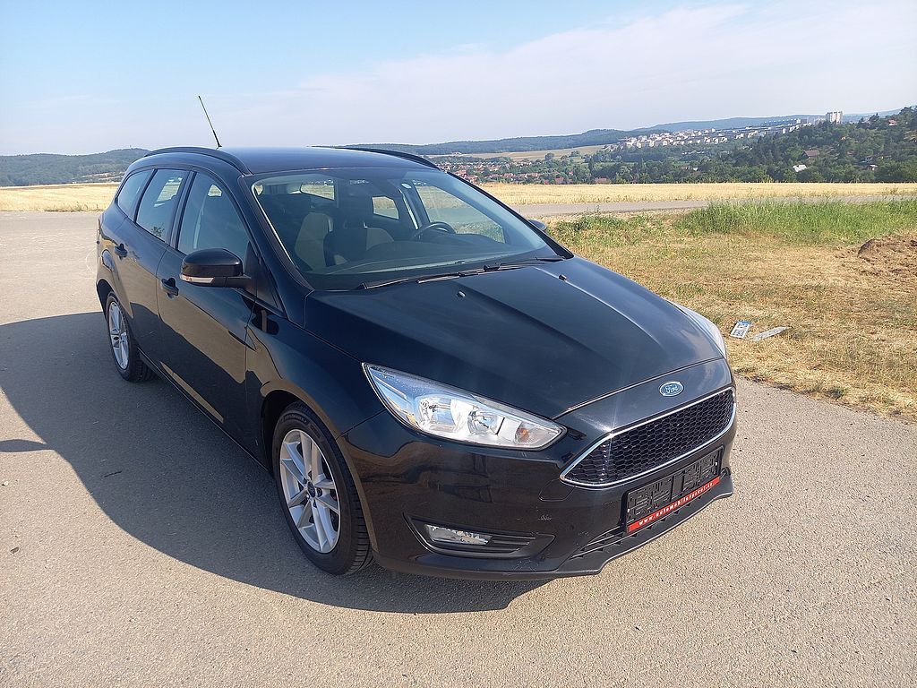 Ford Focus, 1,0 EcoBoost+klima+ČR+Serviska - fotka 2