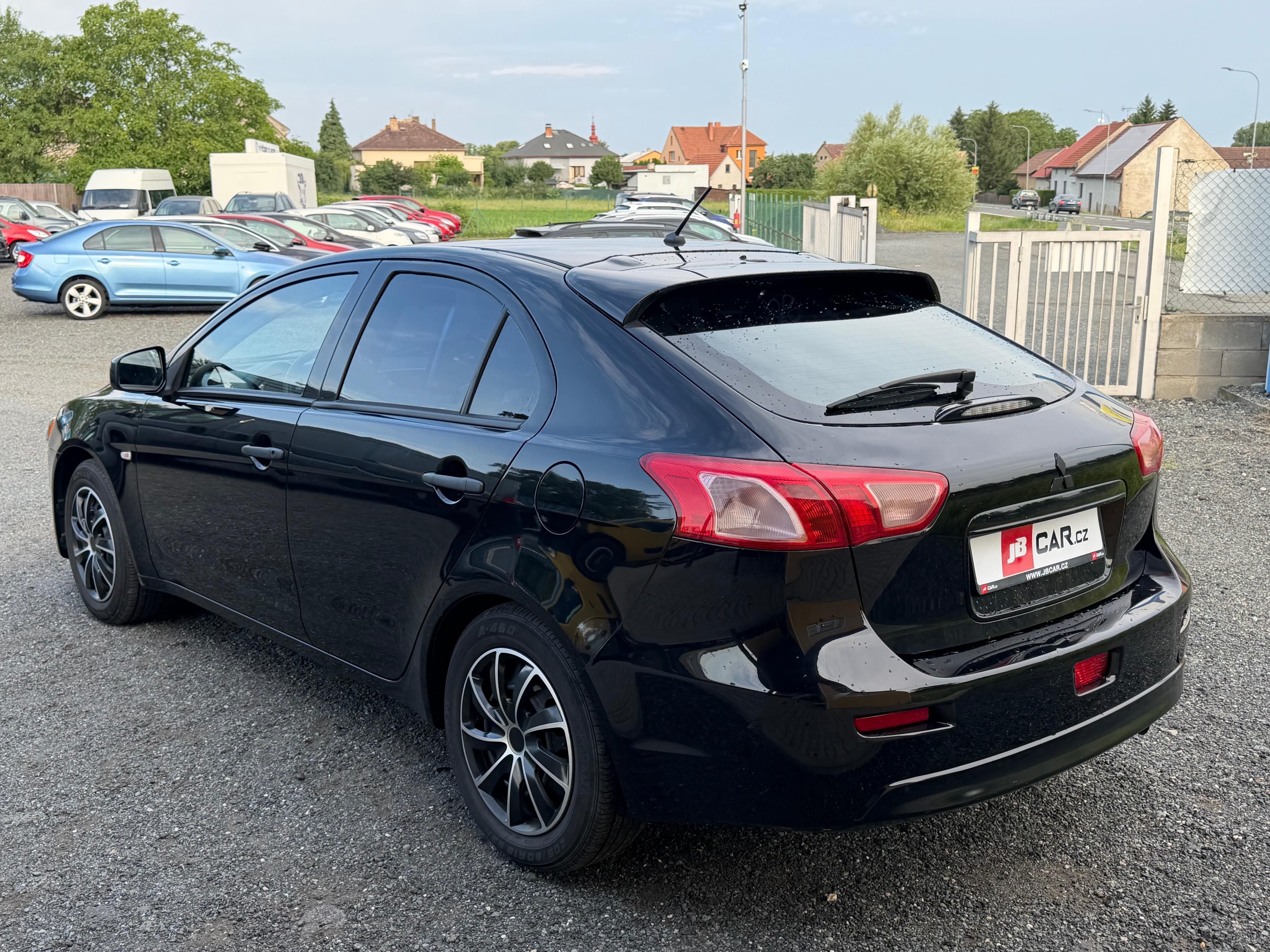 Mitsubishi Lancer, 1.6I MIVEC 86KW 1.MAJITEL - fotka 4