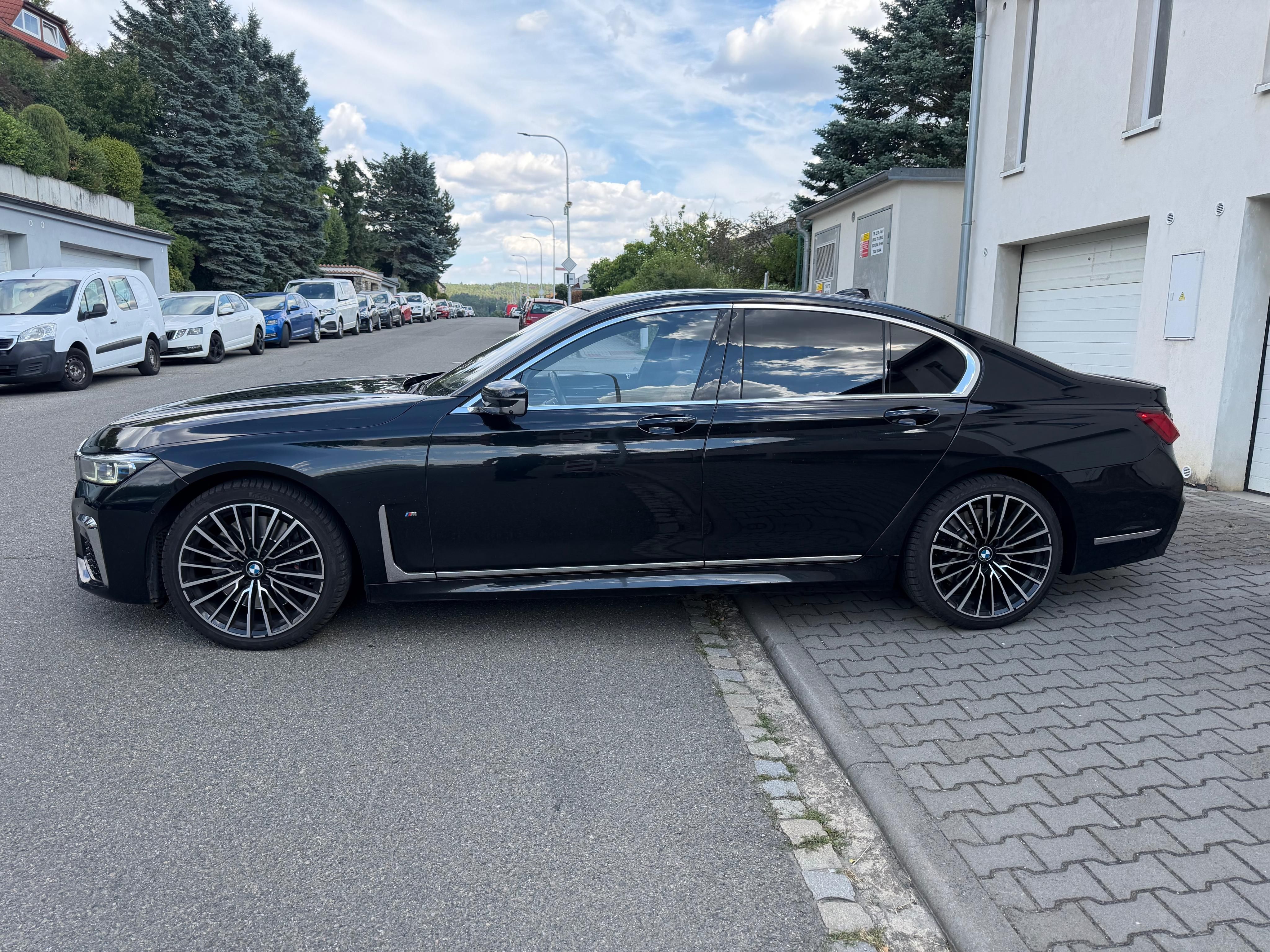 BMW Řada 7, 750XD Long, M paket,tazne - fotka 2