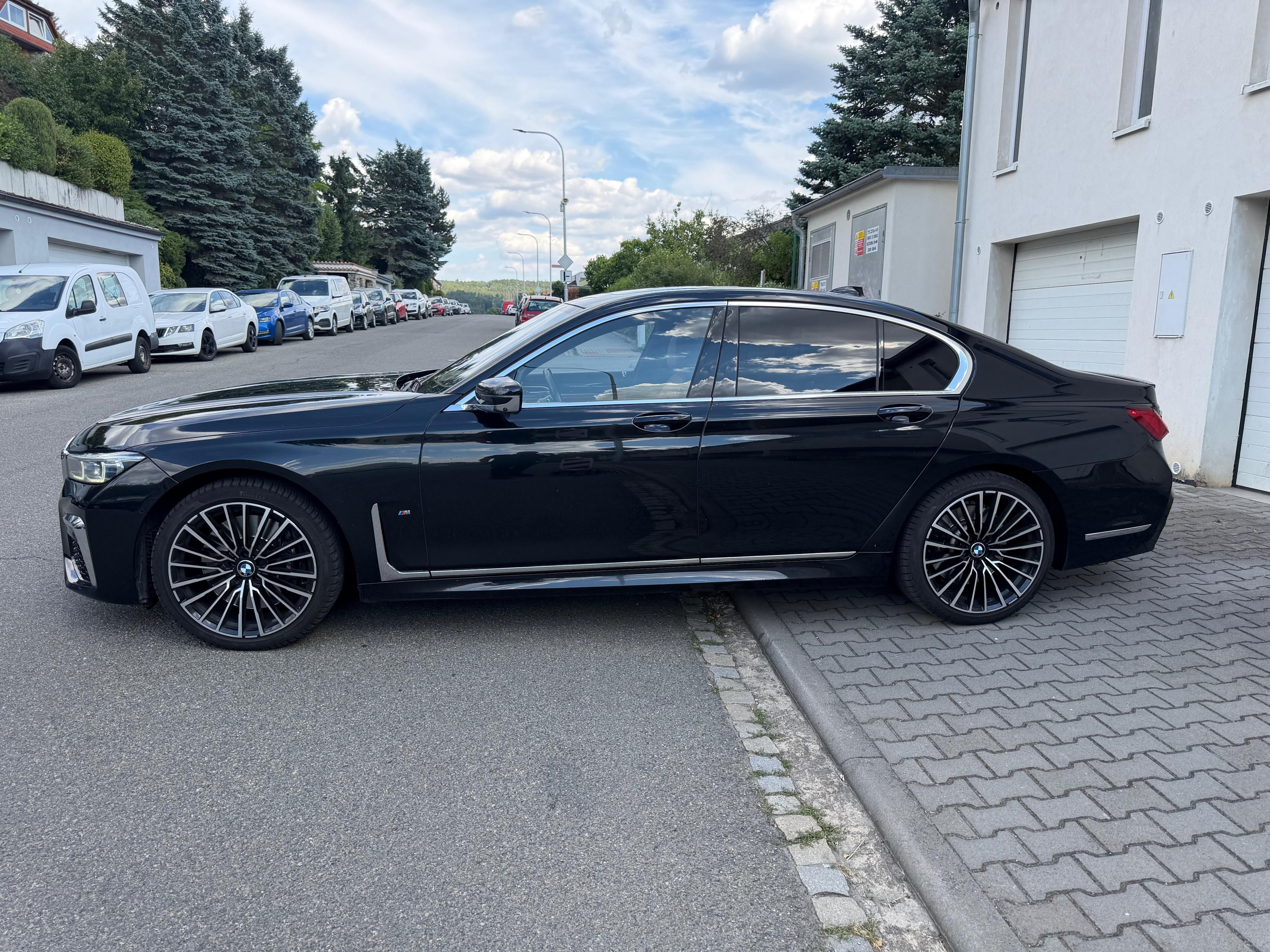 BMW Řada 7, 750XD Long, M paket,tazne - fotka 3