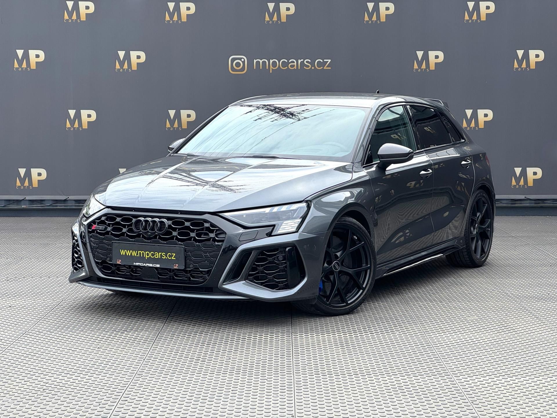 Audi RS3, 2.5TFSi 294kW Quattro, Matrix