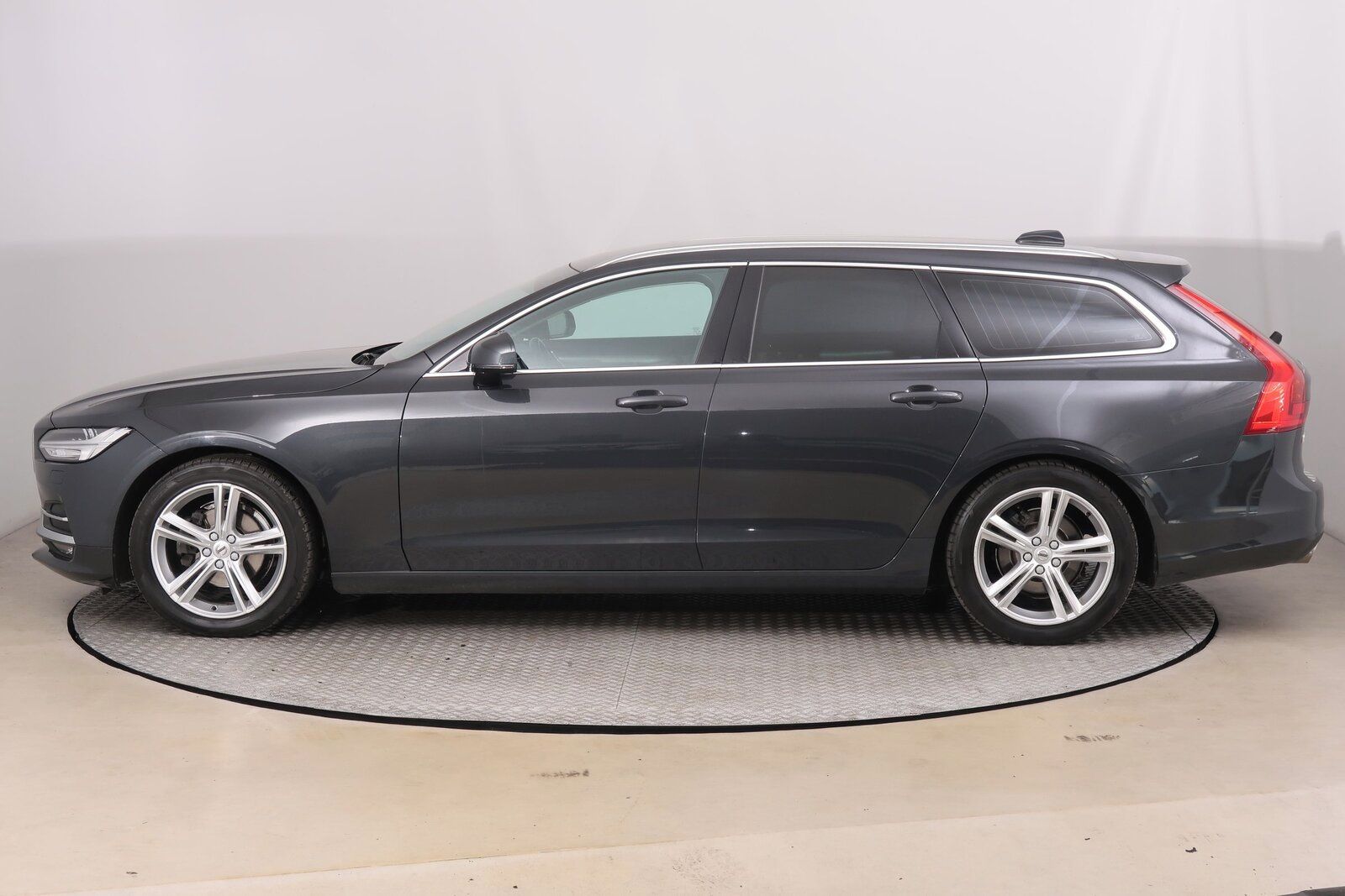 Volvo V90, D3 AWD, 4X4, Automat, Kůže - fotka 3