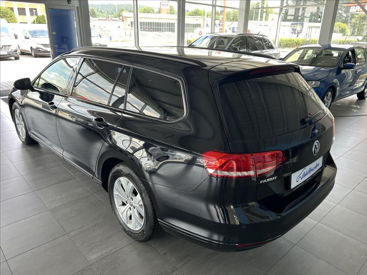 Volkswagen Passat, 2,0   TDI 110kW,1.MAJ,SERVISKA - fotka 4
