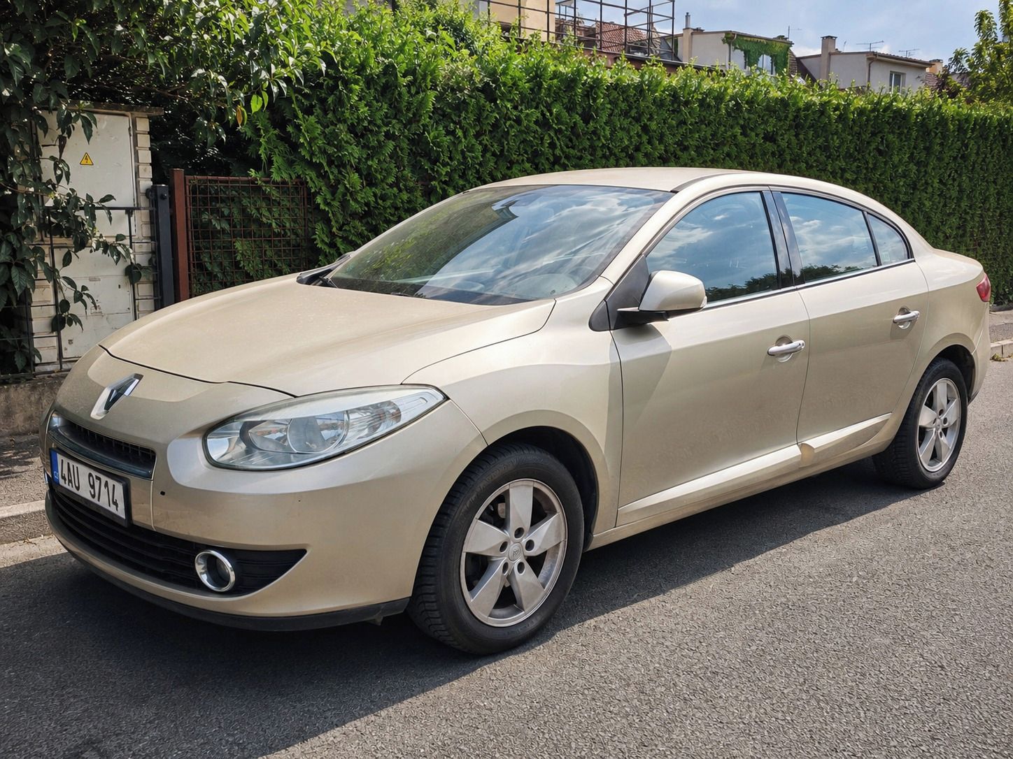 Renault Fluence, 1.6 16V, 81 kW - aut.klima - fotka 6