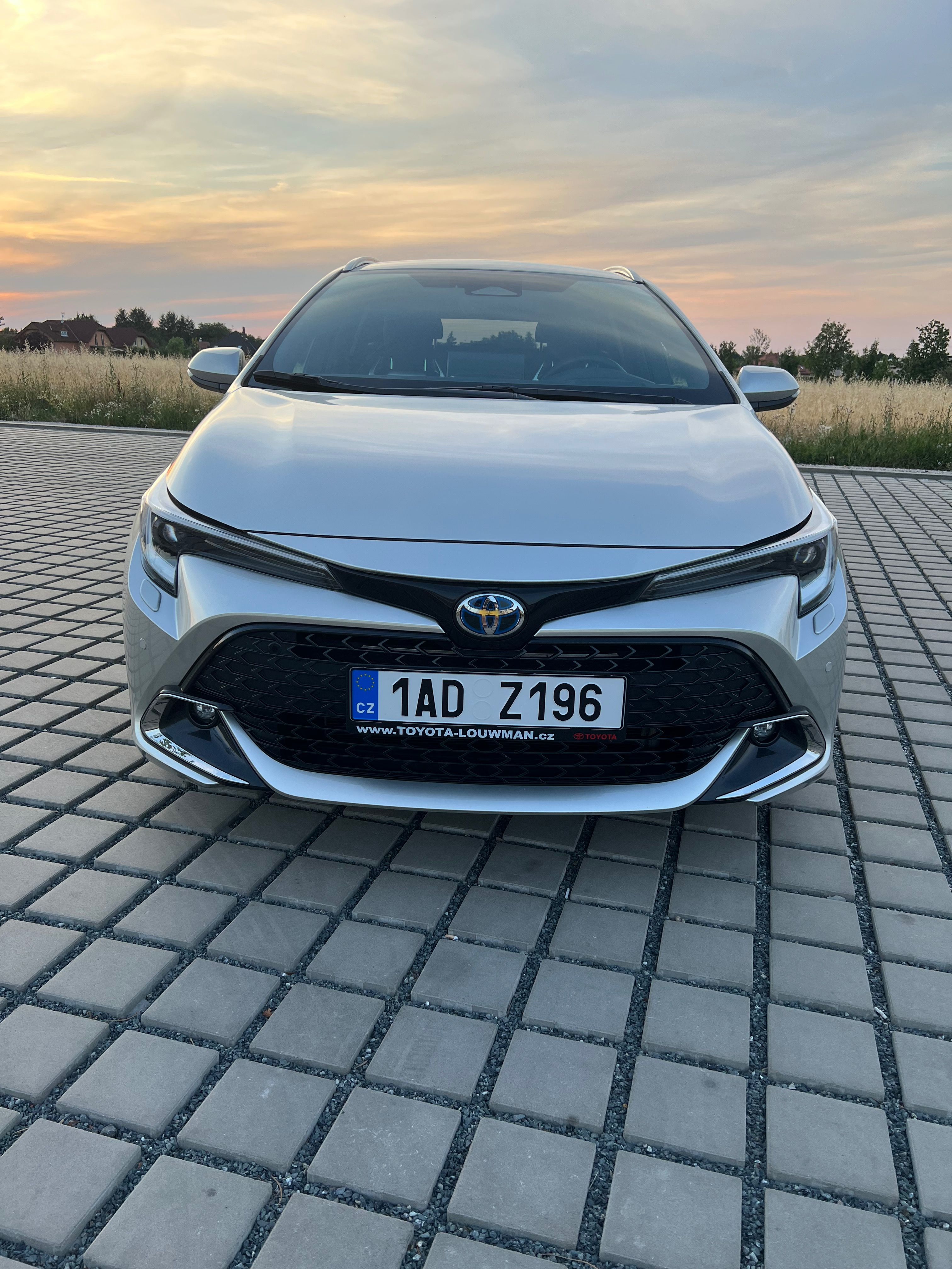 Toyota Corolla, 2.0 Hybrid Executive TS - fotka 5