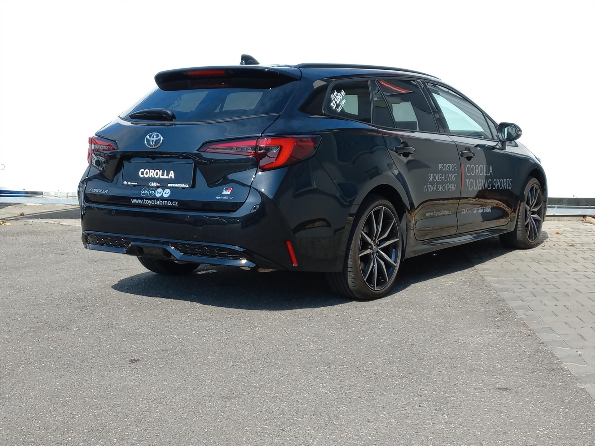 Toyota Corolla, 2,0 Hybrid e-CVT 178k  TS GR S - fotka 3