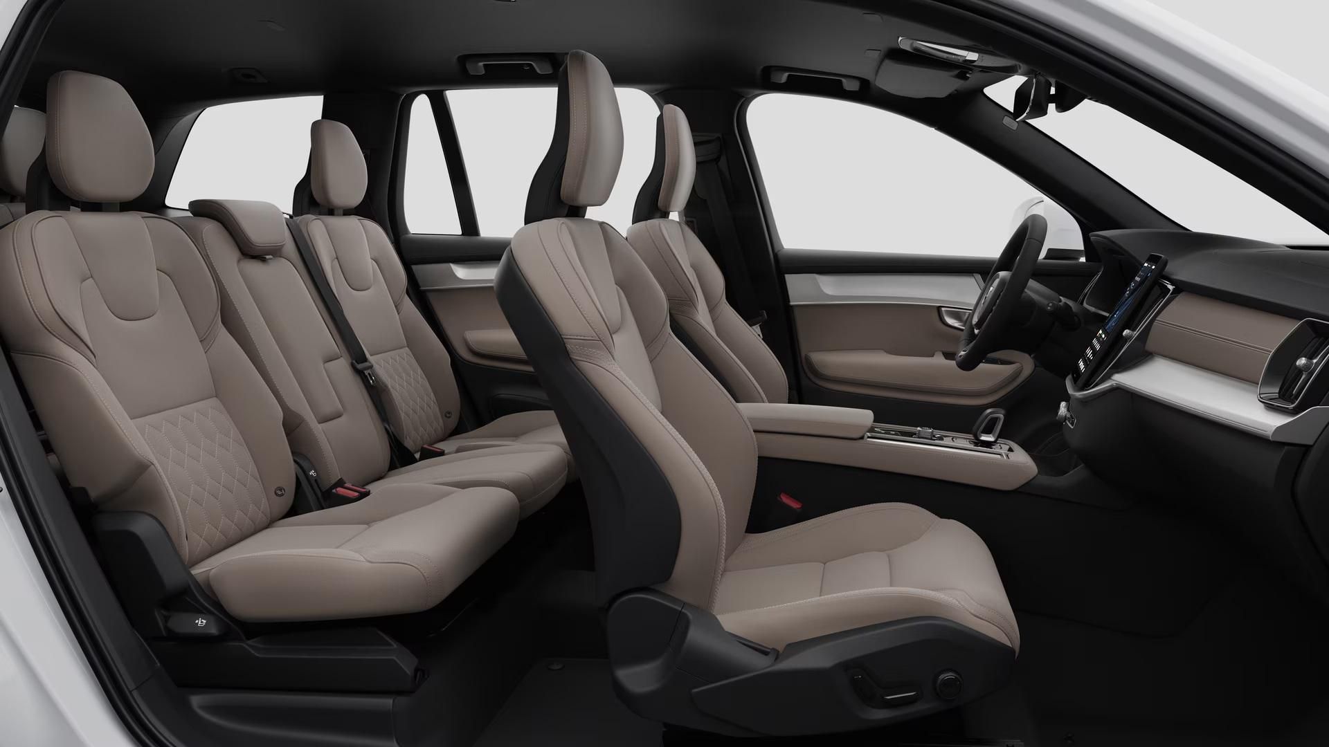 Volvo XC90, B5 AWD AUT CORE 7míst - fotka 4