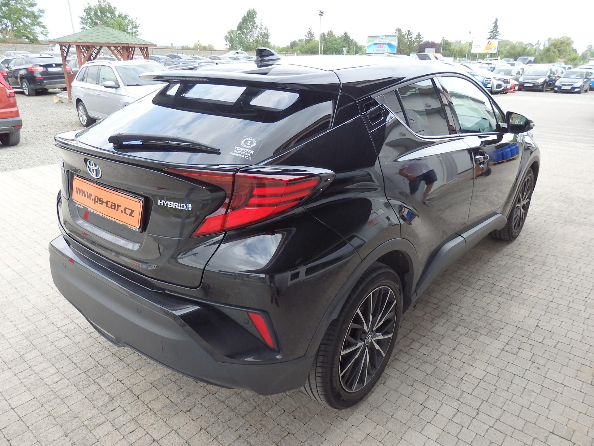 Toyota C-HR, 1.8 HYBRID EXECUTIVE - fotka 4