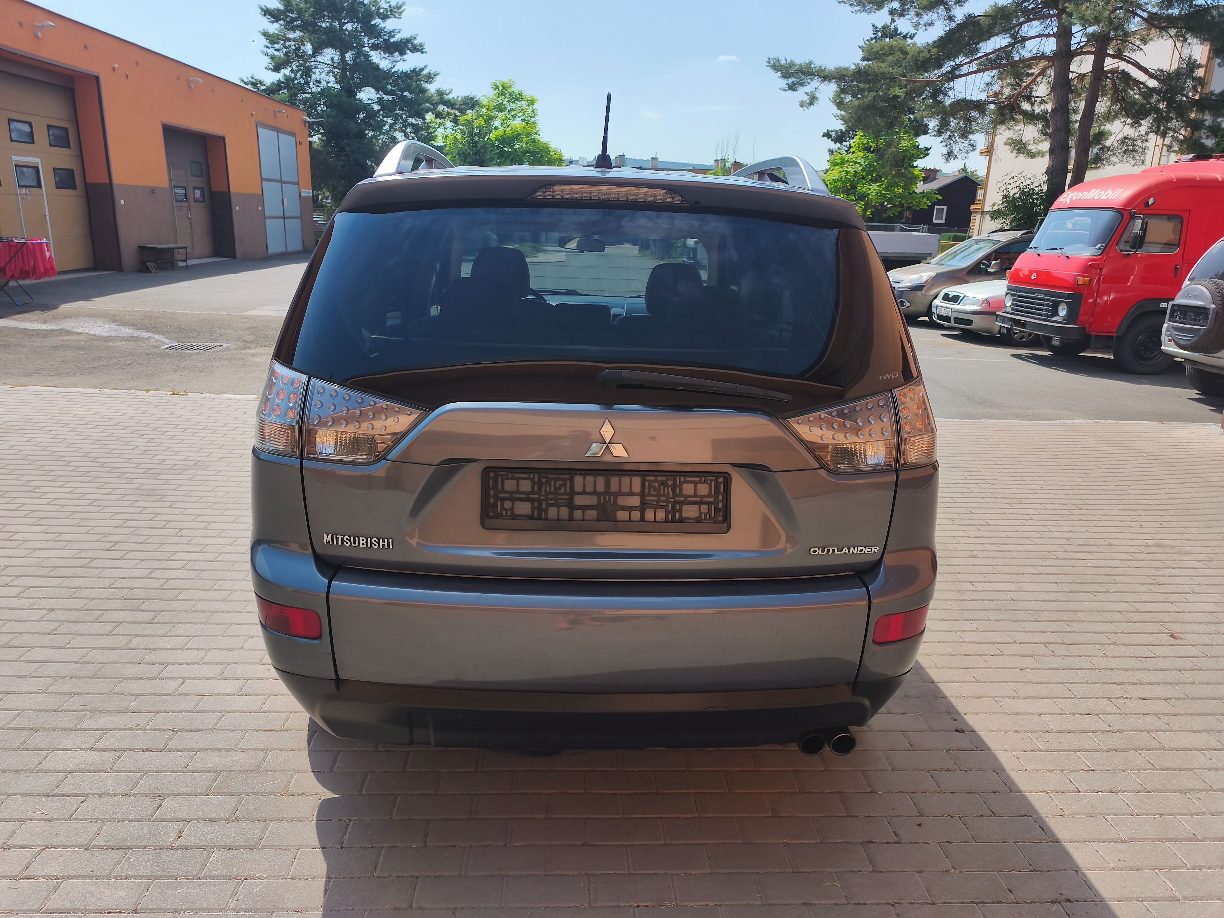 Mitsubishi Outlander, 2.0 DI-D INVITE, 103 kW, 7MÍST - fotka 6