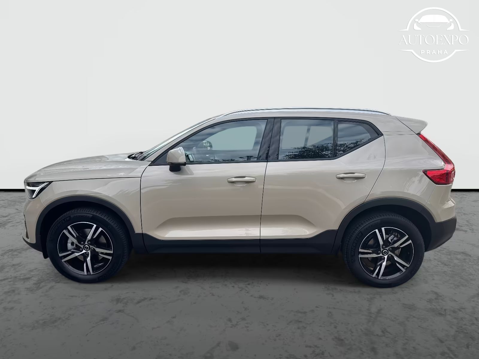 Volvo XC40, Core B3*CARPLAY*LED - fotka 4