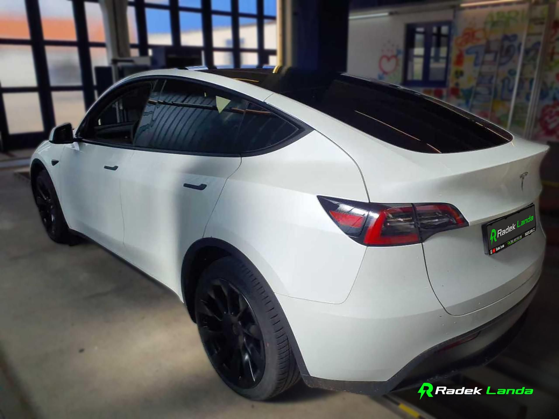 Tesla Model Y, Long Range AWD 78 kWh - fotka 2