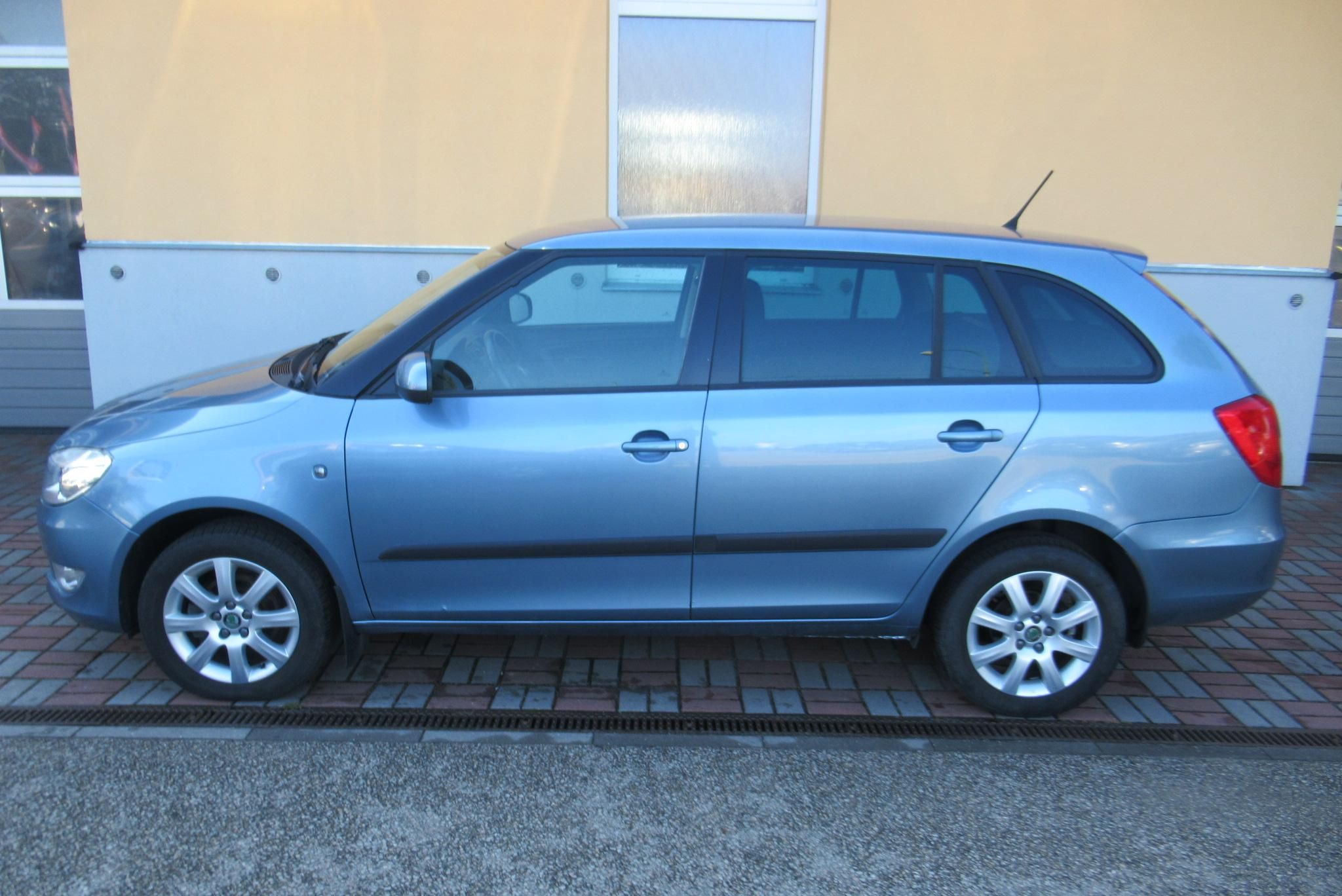 Škoda Fabia, 1.2 TSi AUT. KLIMA TEMPOMAT - fotka 6