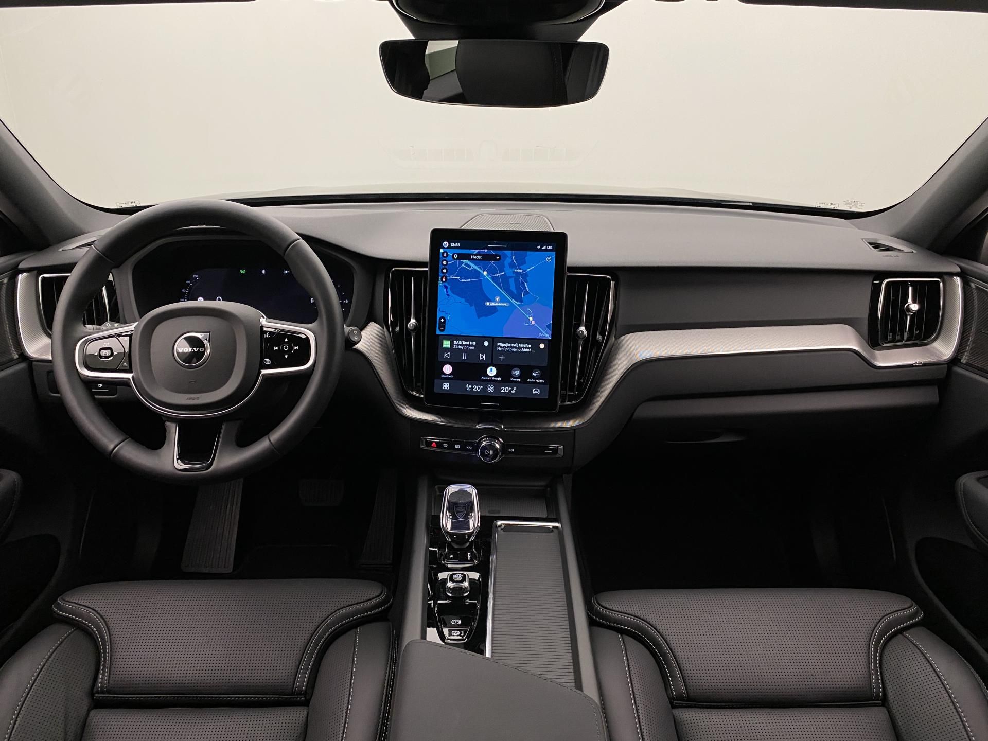 Volvo XC60, T6 AWD RECHARGE BLACK EDITION - fotka 2