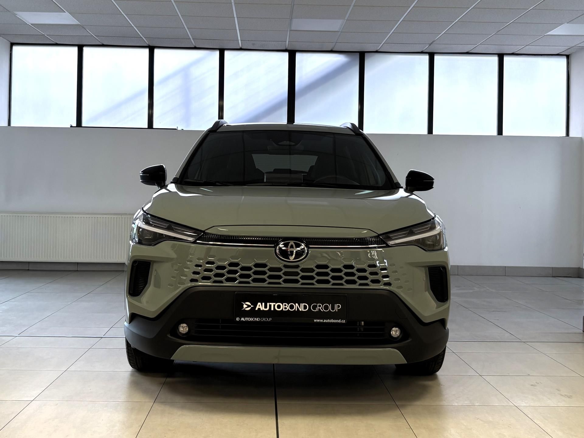 Toyota Corolla Cross, 1.8 Hybrid, e-CVT (4x2), Style - fotka 3