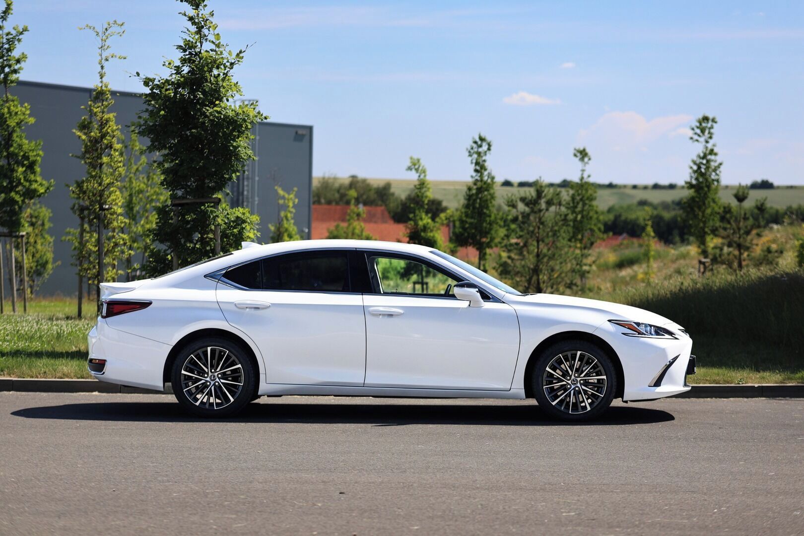 Lexus ES 300h, 300h 2,5 HEV BUSINESS EDITION - fotka 6