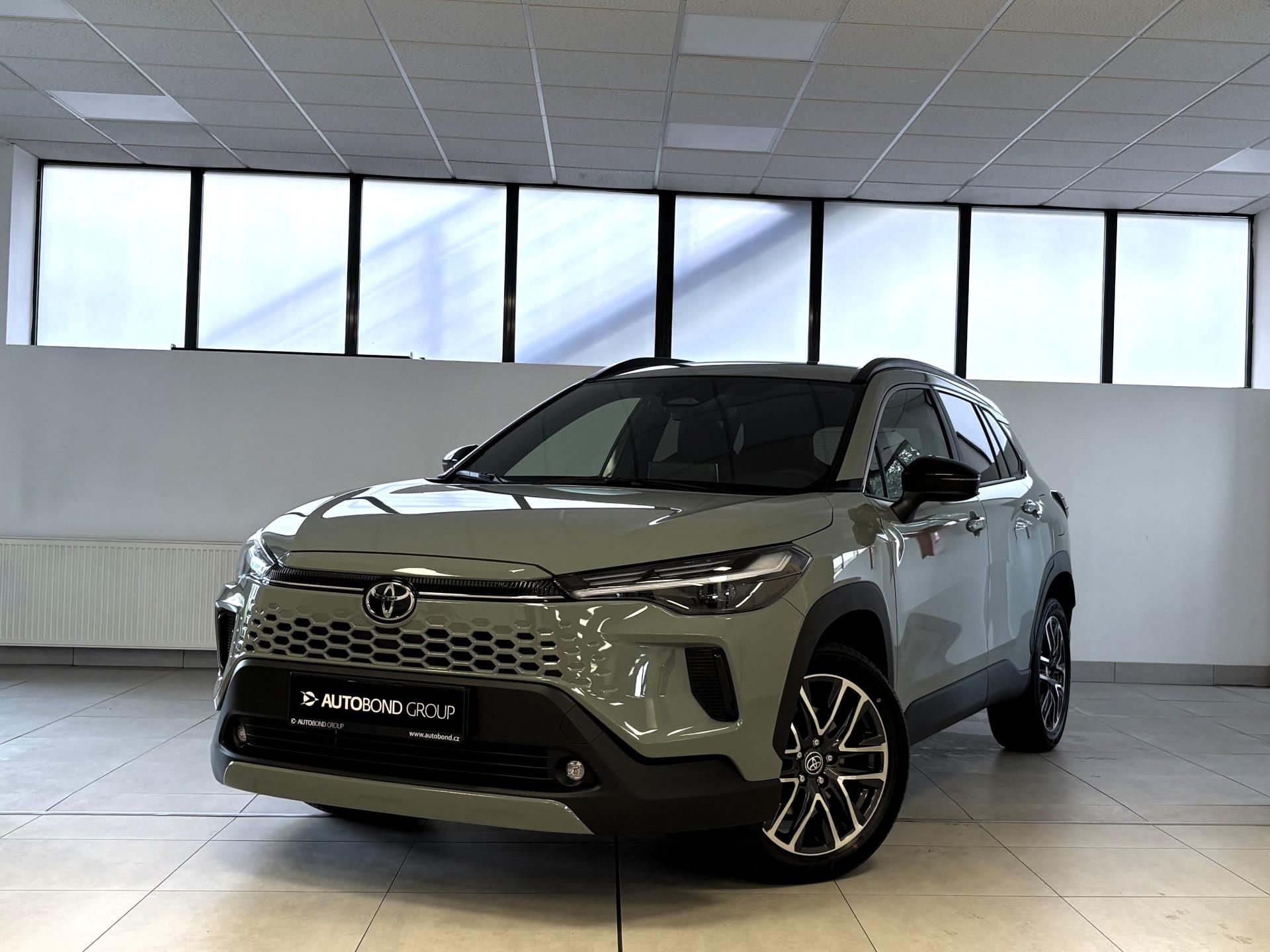 Toyota Corolla Cross, 1.8 Hybrid, e-CVT (4x2), Style - fotka 2