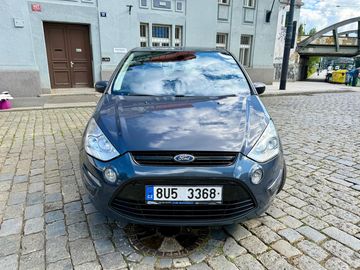 Spolehlivé rodinné auto Ford