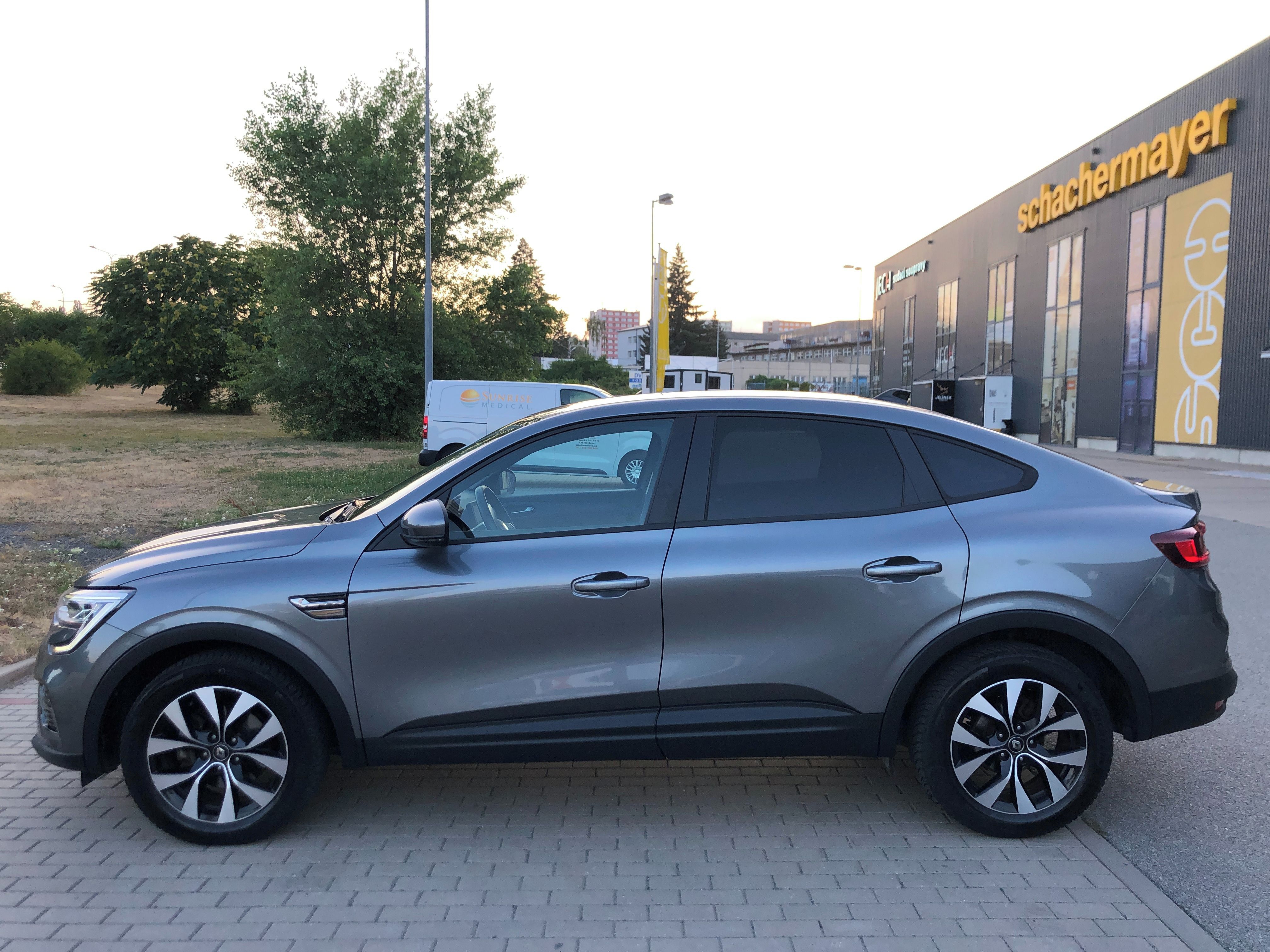 Renault Arkana, 1.6 E-Tech 105kw, velmi hezký - fotka 6
