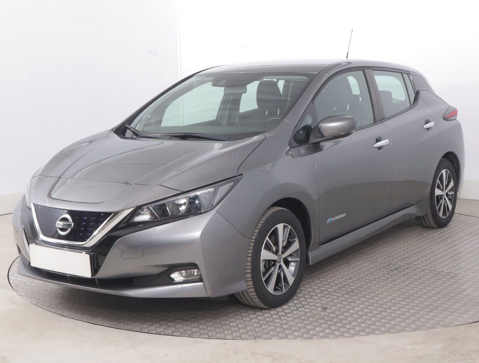 Nissan LEAF, 40 kWh, SoH 93%, Automat - fotka 2