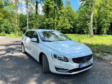 D6 AWD PLUG-IN HYBRID 208KW