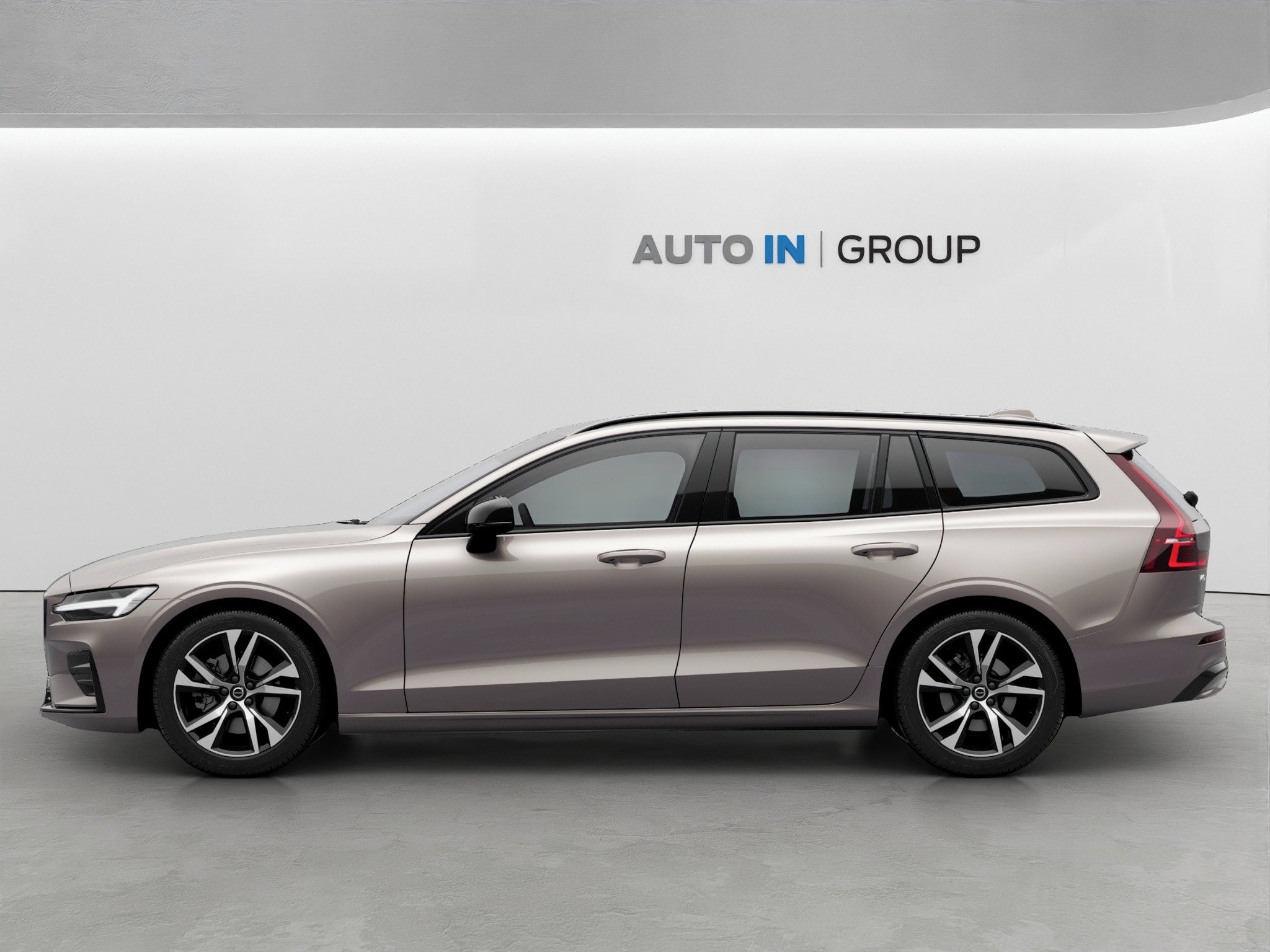 Volvo V60, Plus Dark,A/T,145kW,BLIS,kůže - fotka 3
