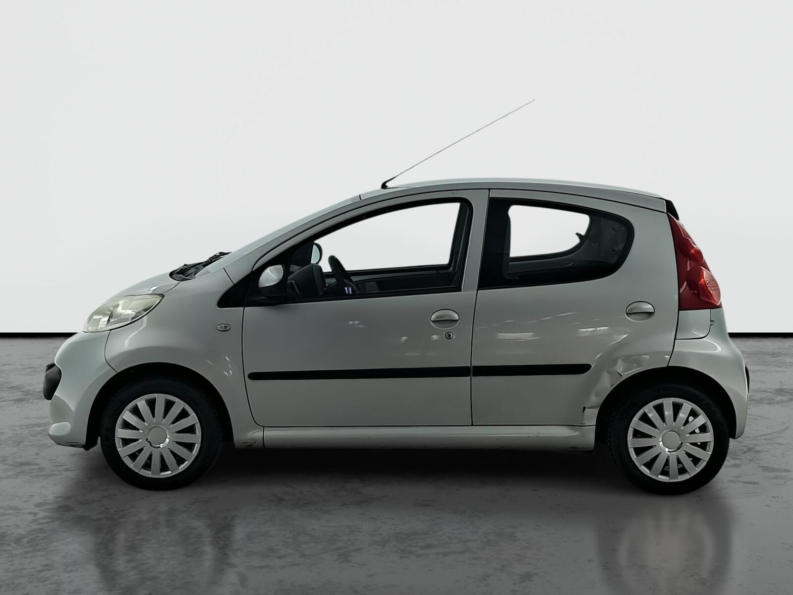 Peugeot 107, 1.0, za skvělou cenu - fotka 3