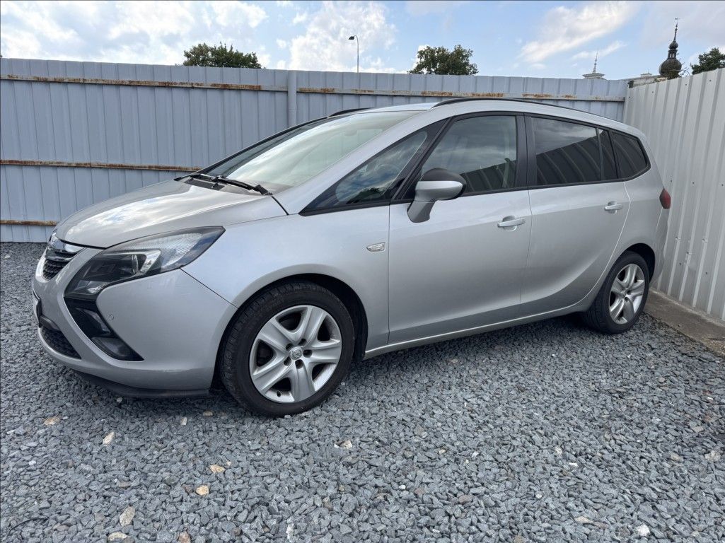 Opel Zafira, 1,6 CDTi 100kW TOURER tažné - fotka 3