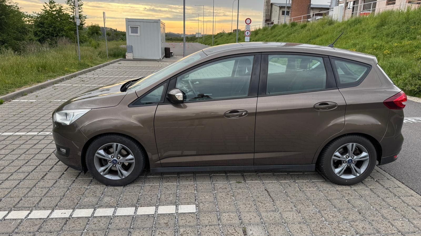 Ford C-MAX, 1.0 EcoBoost 74 kW, 60.000km - fotka 2
