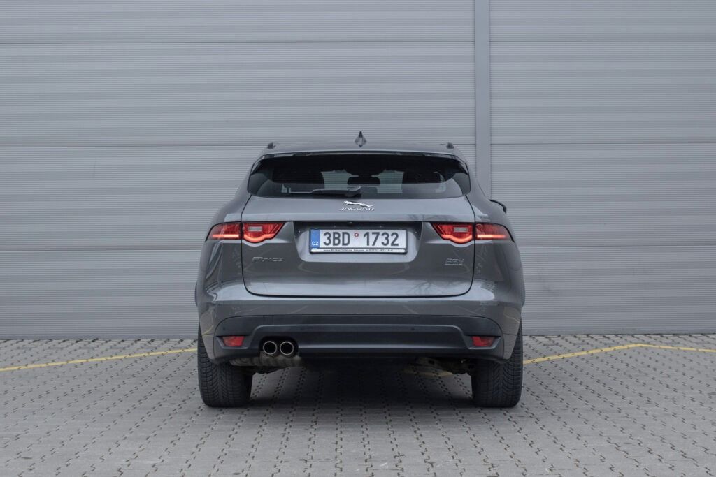 Jaguar F-Pace, Jaguar F-Pace R-Sport,2.0d AWD - fotka 6
