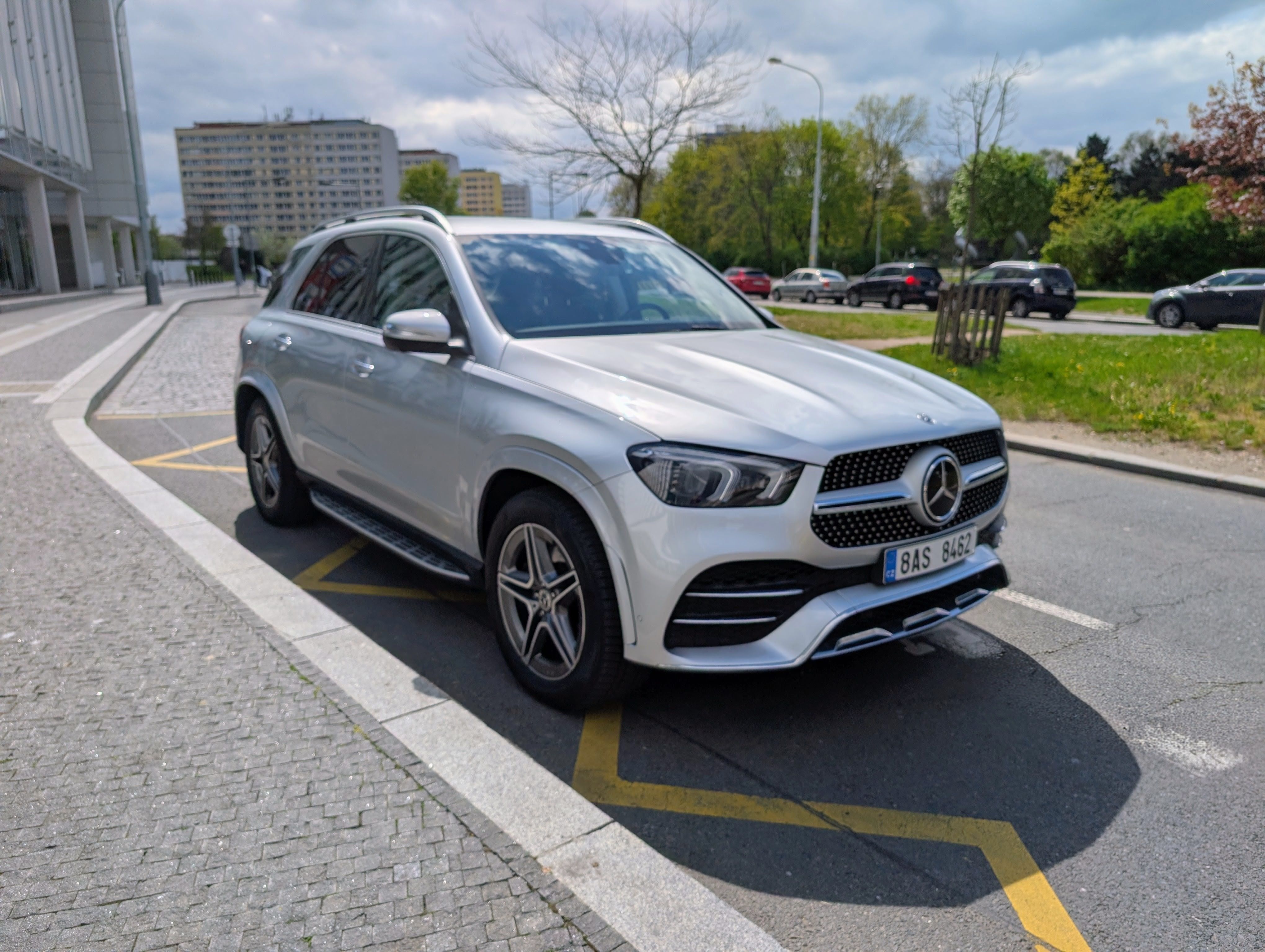 Mercedes-Benz GLE, 450 4M, AMG-LINE, TAZNE, DPH - fotka 3