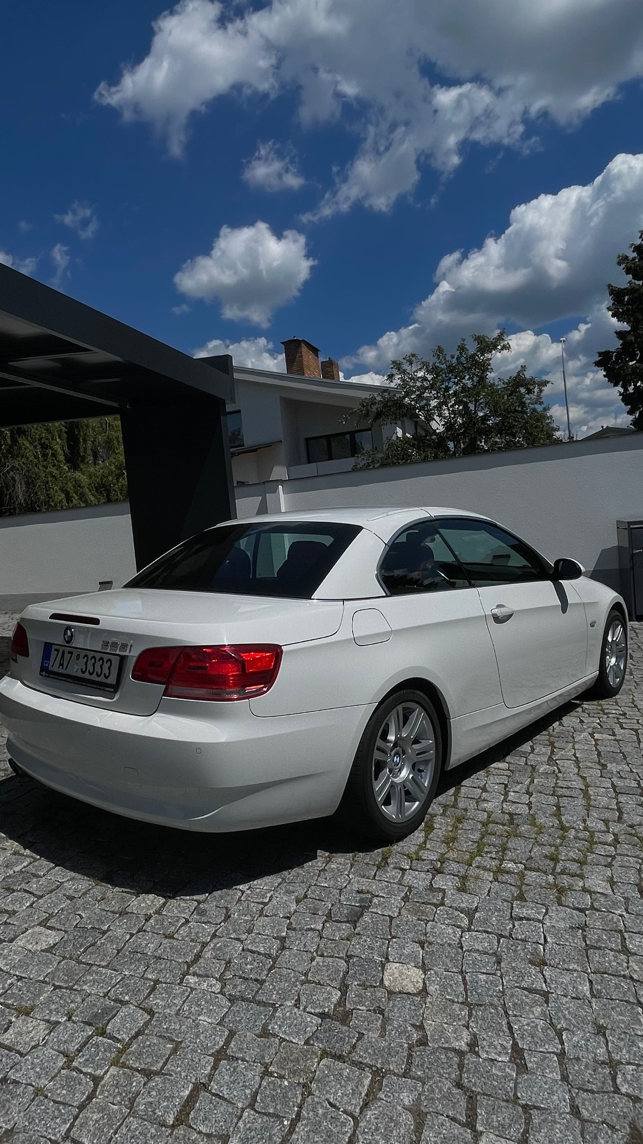 BMW Řada 3, BMW 325i Cabrio (E93)/ M paket - fotka 5