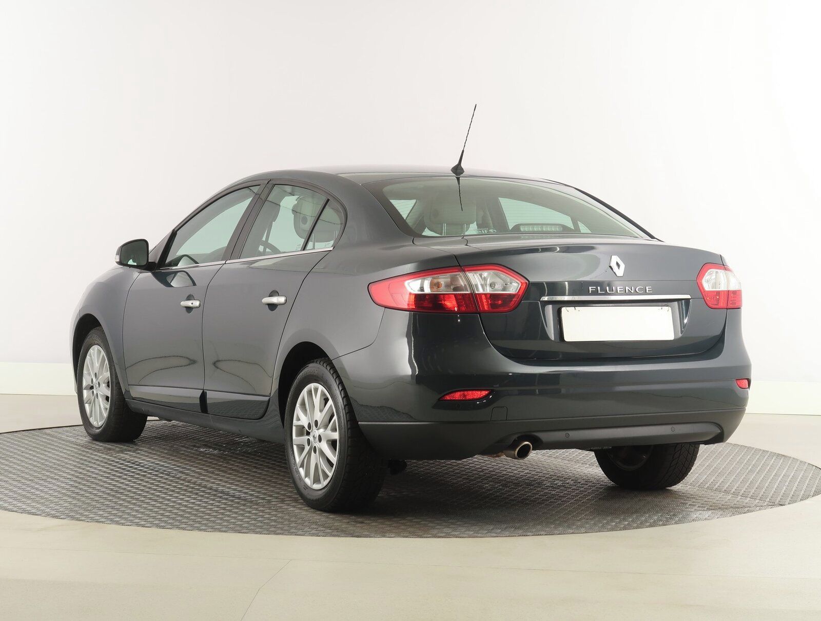 Renault Fluence, 1.6 16V, Kožené sedačky - fotka 4