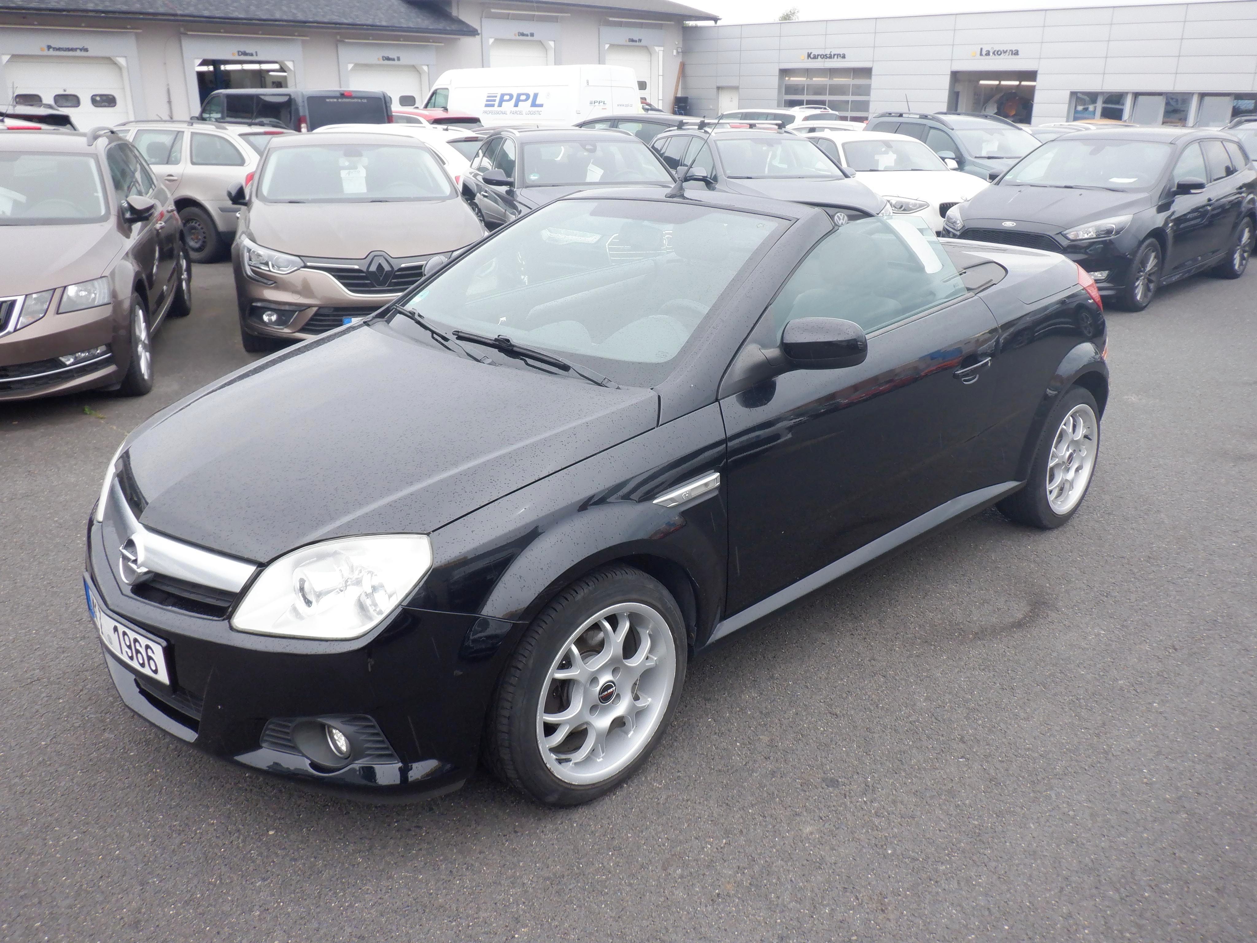Opel Tigra, 1.4i Cabrio - fotka 2