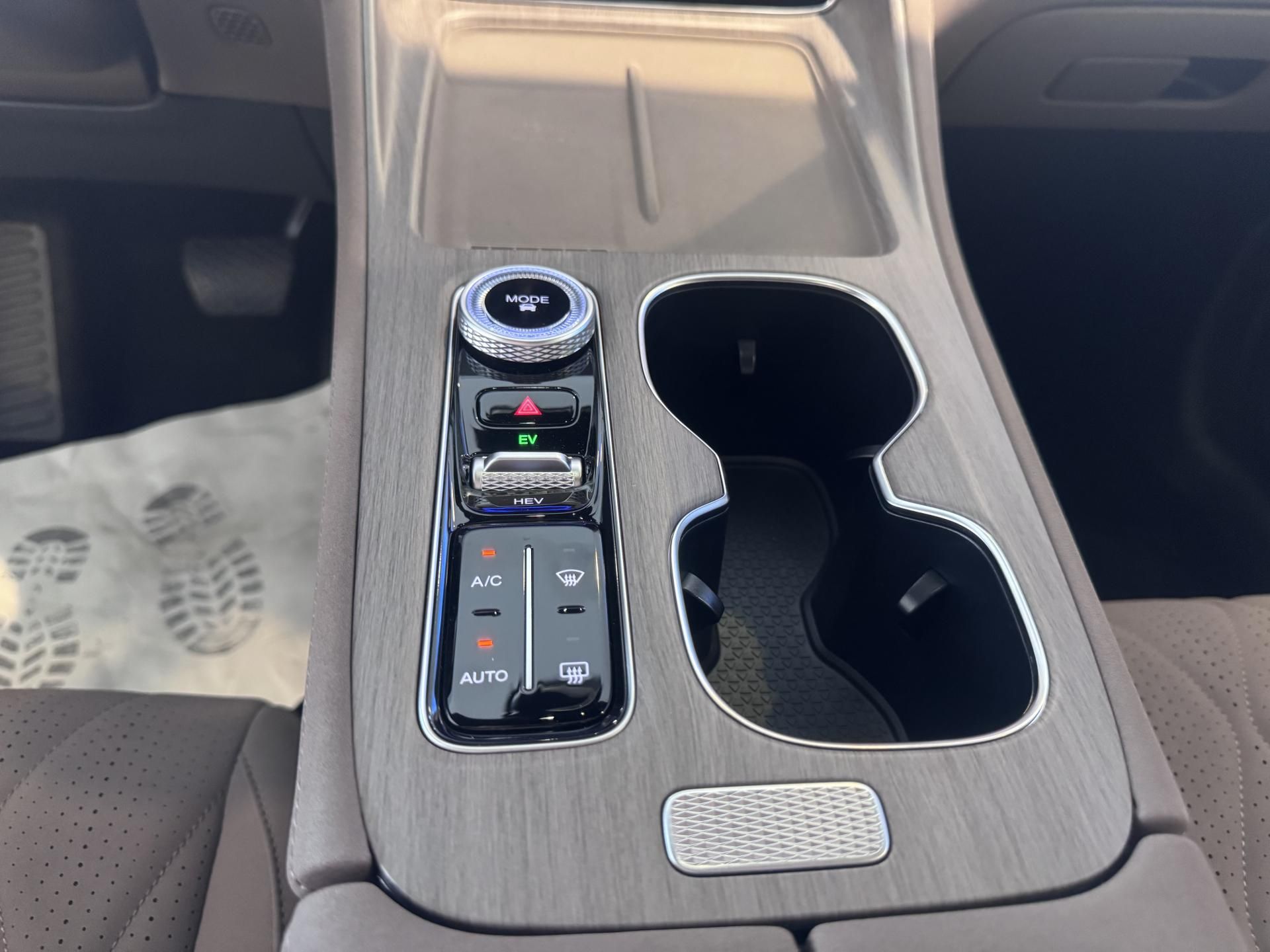 Chery Tiggo 8 PHEV, 1,5 UNIQUE - fotka 6