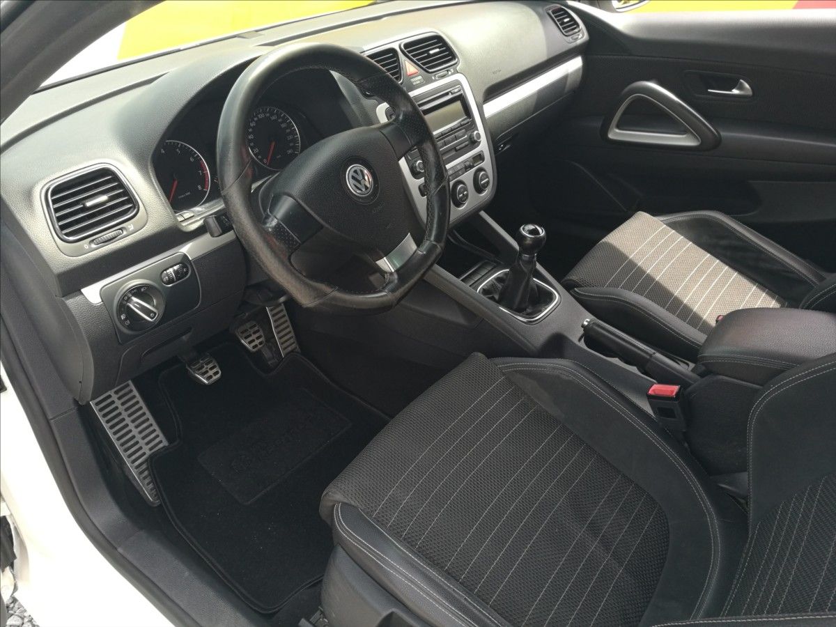 Volkswagen Scirocco, 1,4 TSI aut.klima - fotka 5