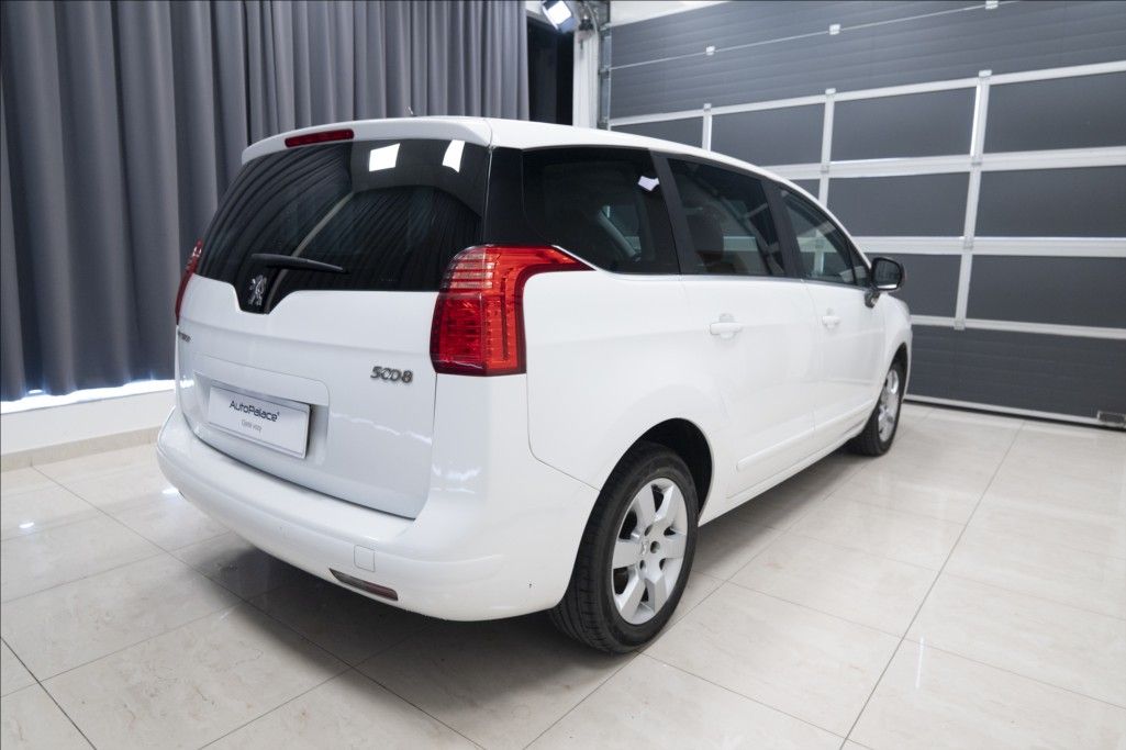 Peugeot 5008, 1,6 BlueHDI 7 MÍST NOVÉ V ČR - fotka 4
