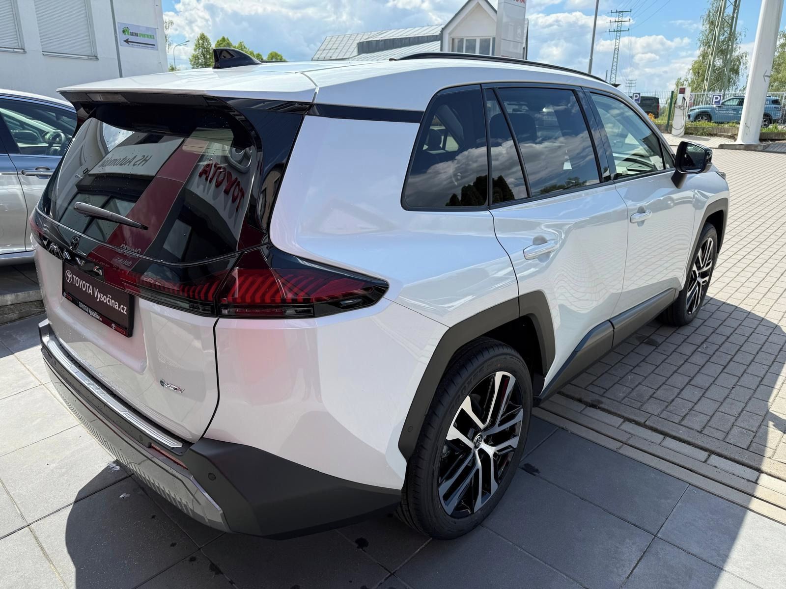 Toyota Rav4, 2.5PHEV 309PS4x4 ExecutiveSky - fotka 5