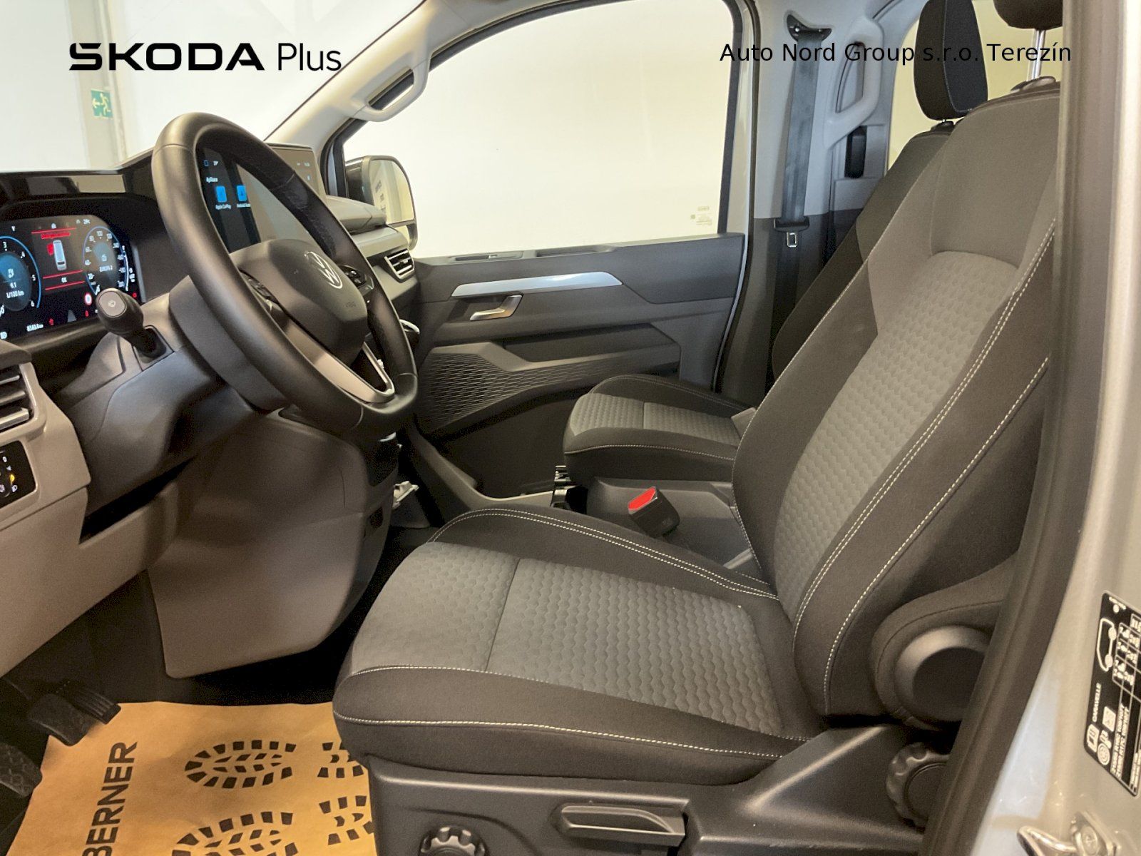 Volkswagen Caravelle, ENTRY CARAVELLE LIFE 2.0 TDI D - fotka 5