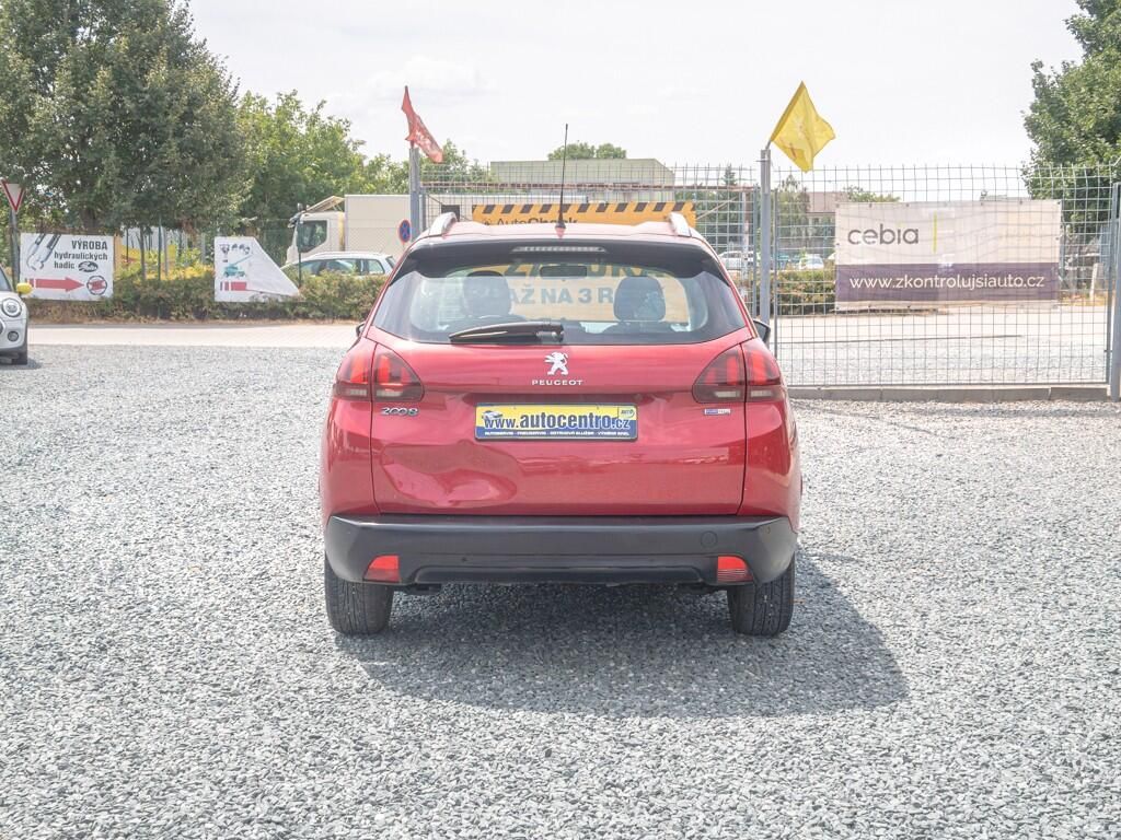 Peugeot 2008, ČR 1.2T 81KW – 88.359KM - fotka 6