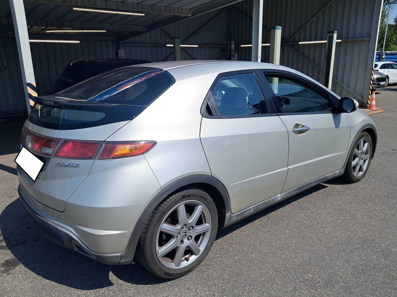 Honda Civic, 1.8 i, po STK, jezdí výborně - fotka 2