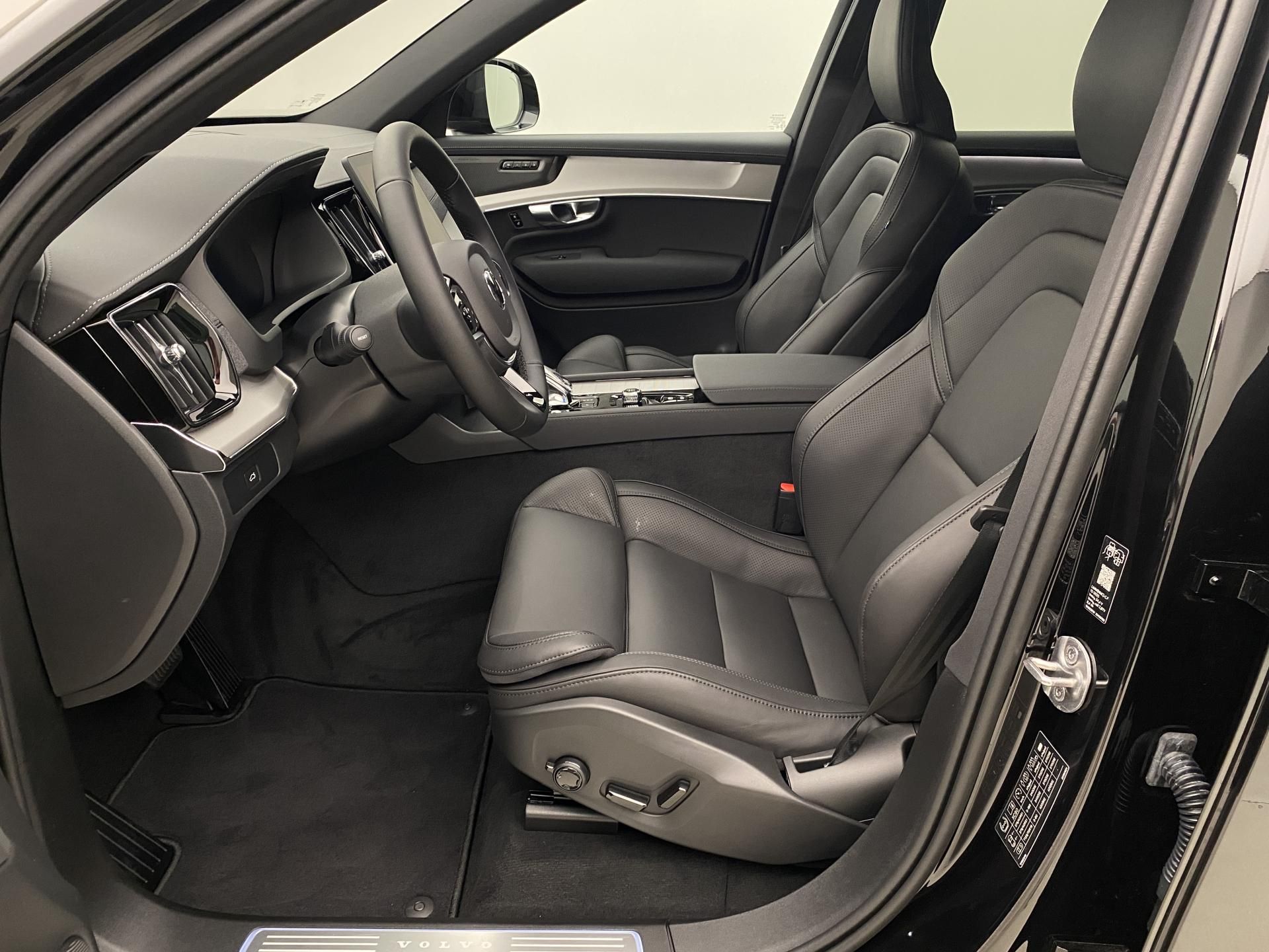 Volvo XC90, B5 AWD AUT BLACK EDITION PLUS - fotka 3