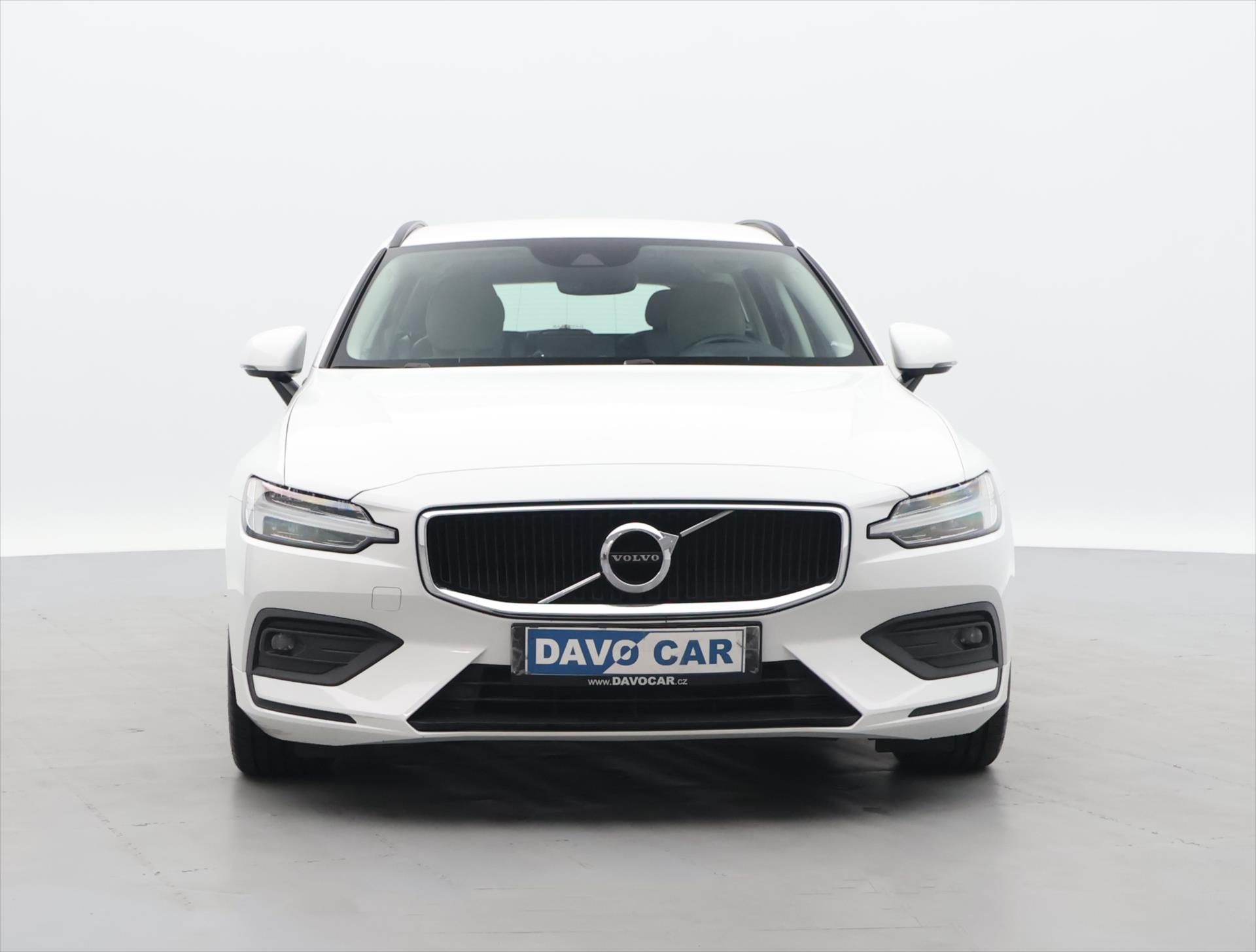 Volvo V60, 2,0 D3 110kW Drive-E Momentum - fotka 2