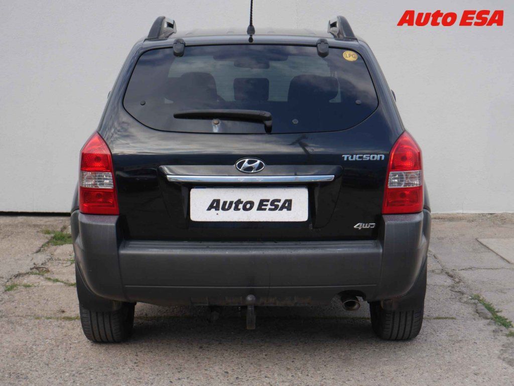 Hyundai Tucson, 2.0 i 4x4,AAC - fotka 5