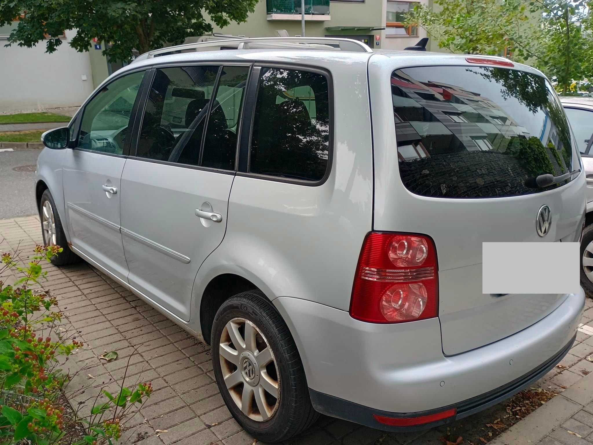 Volkswagen Touran - fotka 4