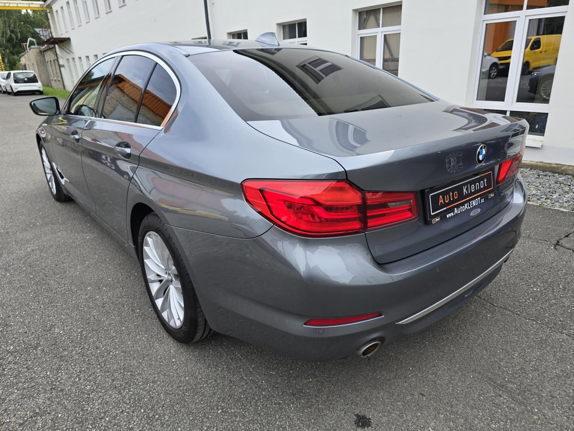 BMW Řada 5, 530i 185kW XDRIVE LUXURY - DPH - fotka 5
