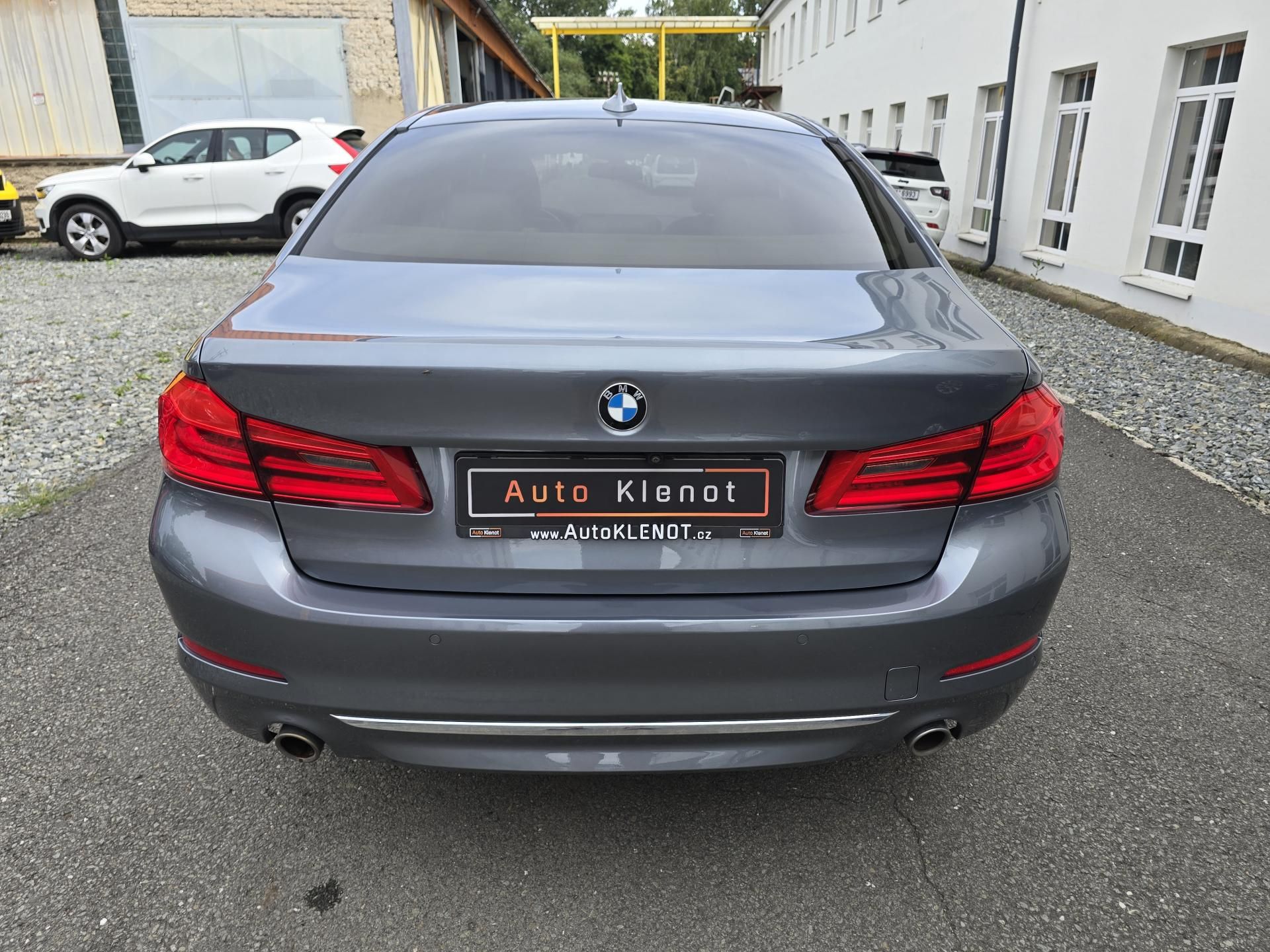 BMW Řada 5, 530i 185kW XDRIVE LUXURY - DPH - fotka 6