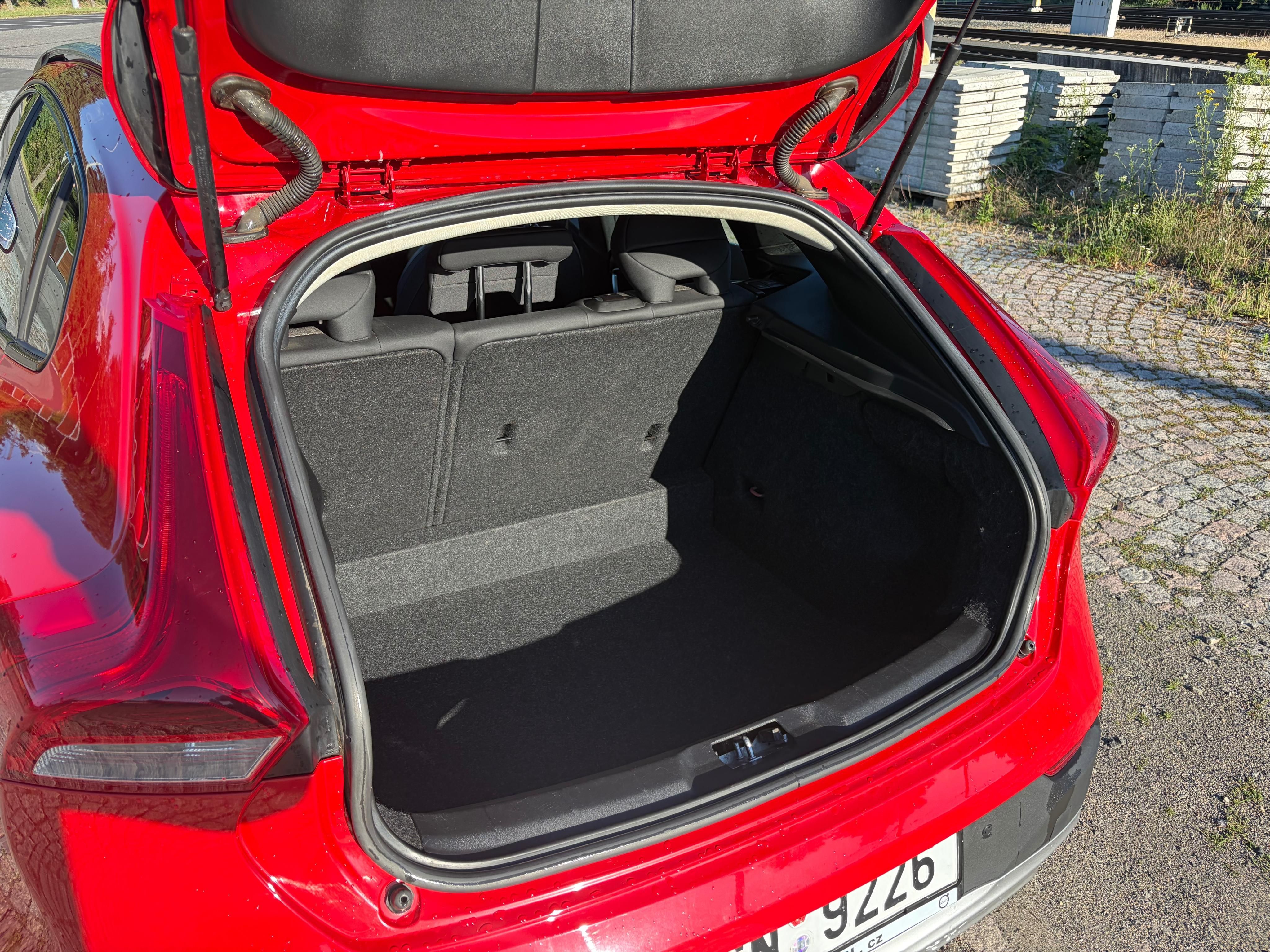 Volvo V40, Volvo v40 d2 cross country - fotka 4