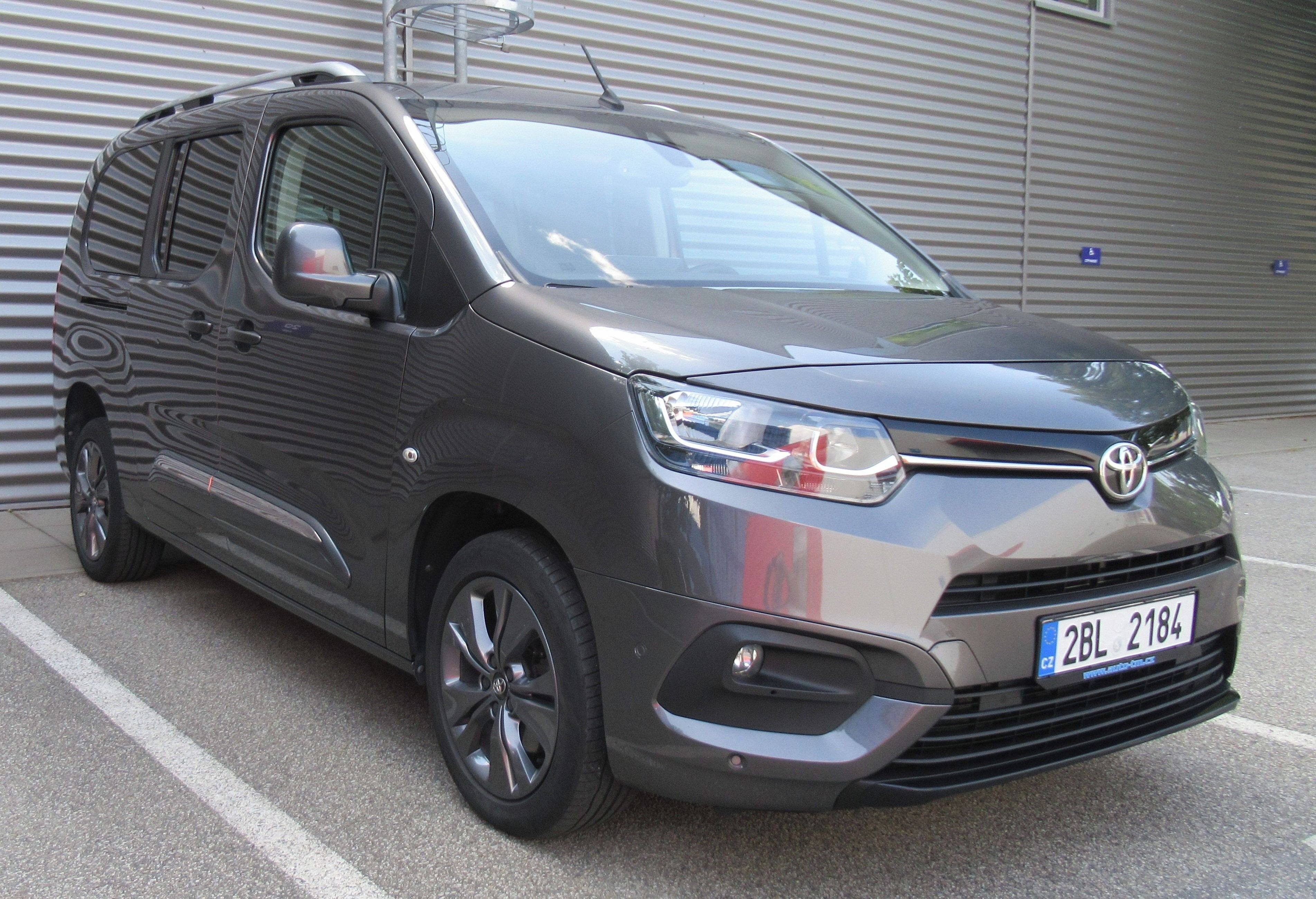 Toyota Proace City Verso, 1.5D-4D 130 L2 Family Aut.8 - fotka 3