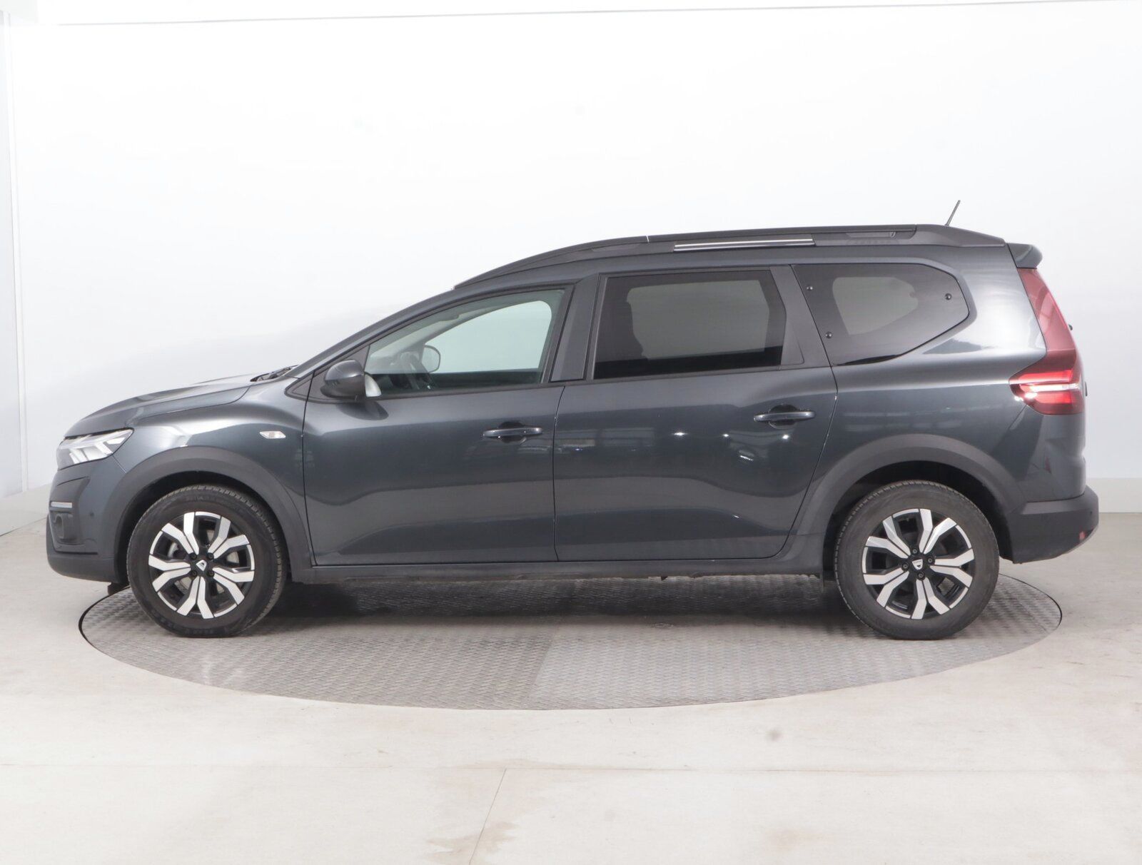 Dacia Jogger, 1.0 TCe, Expression, 7 míst - fotka 3